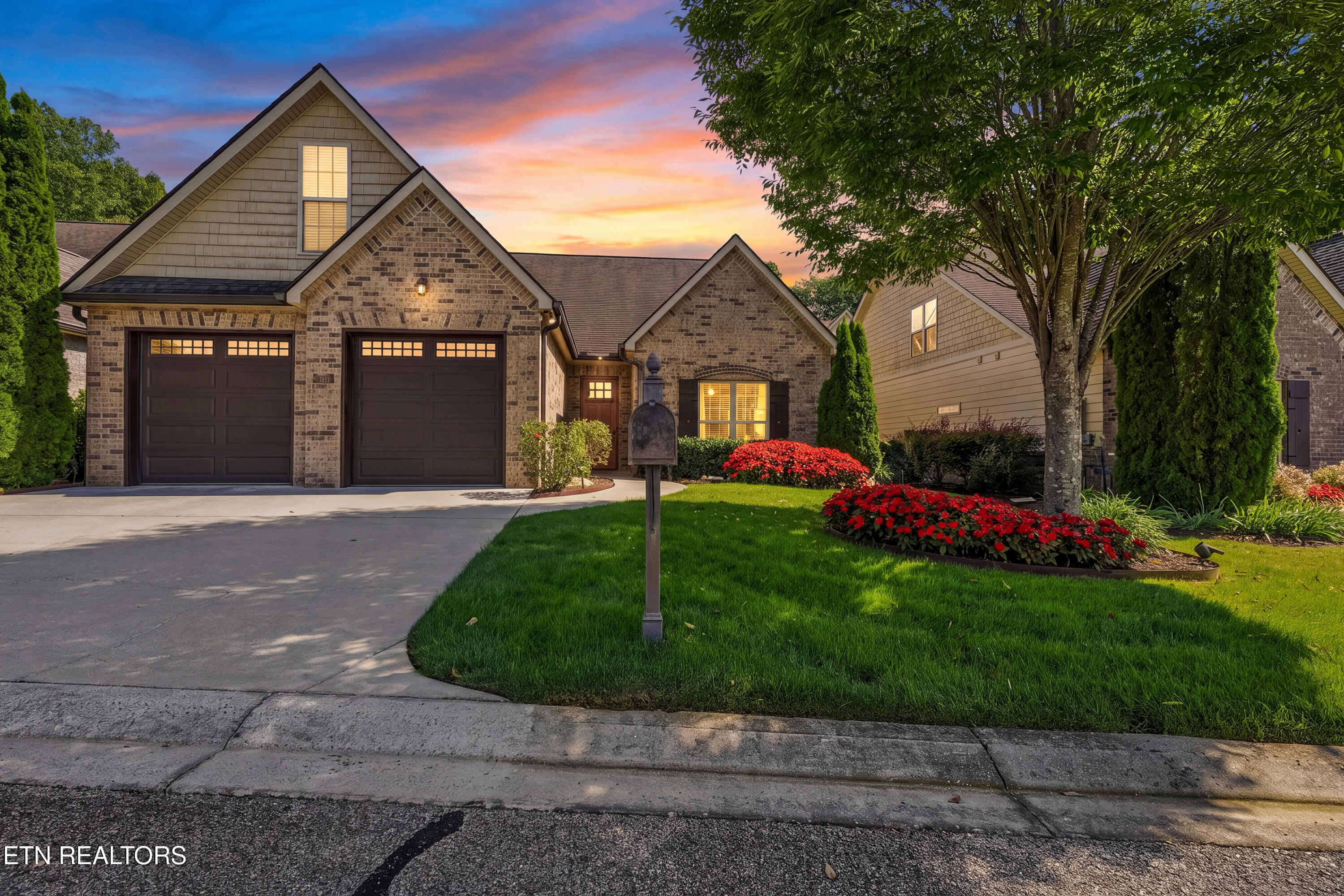 7422 Windrock View Way — photo