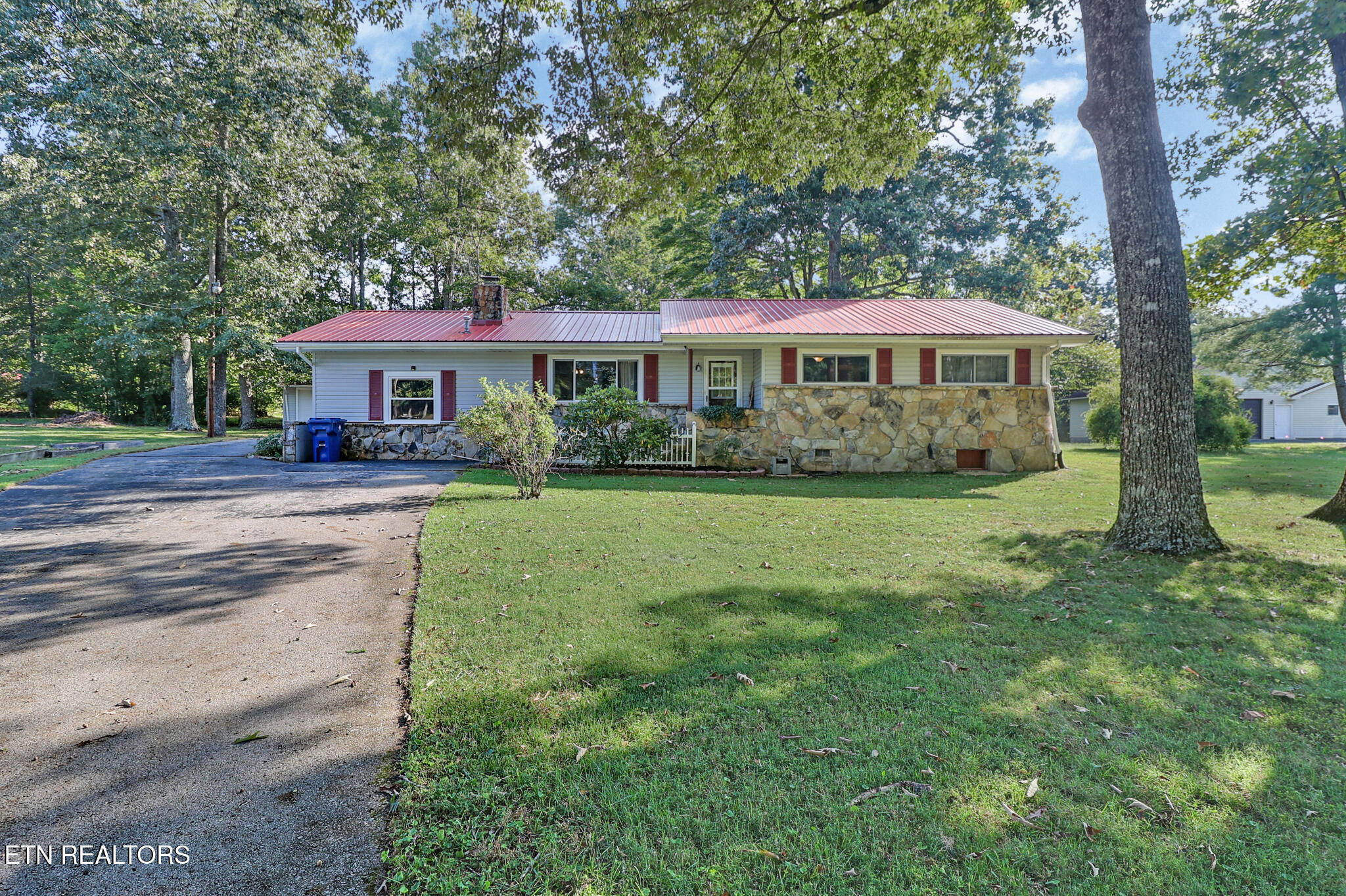 681 Highland Drive — photo