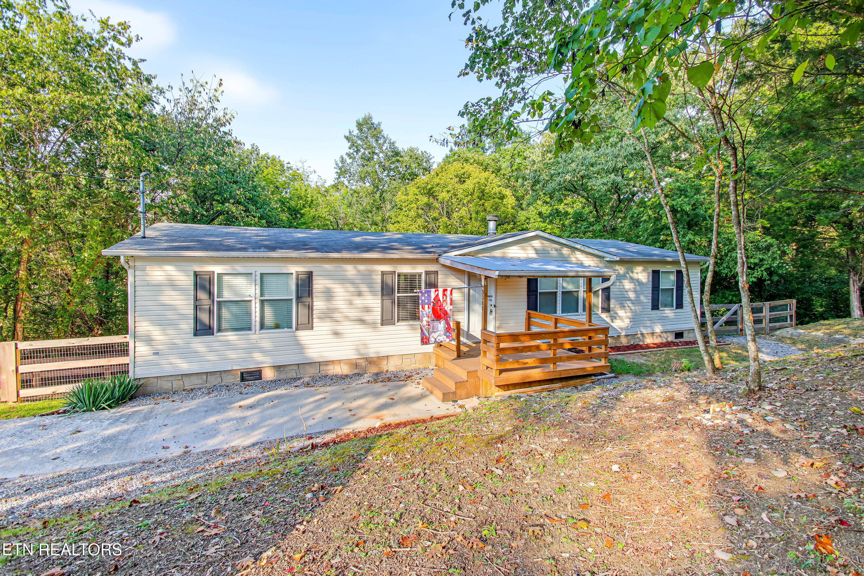 5308 McNutt Rd — photo