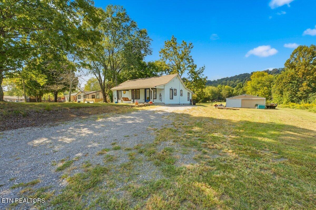 6101 Ball Rd — photo