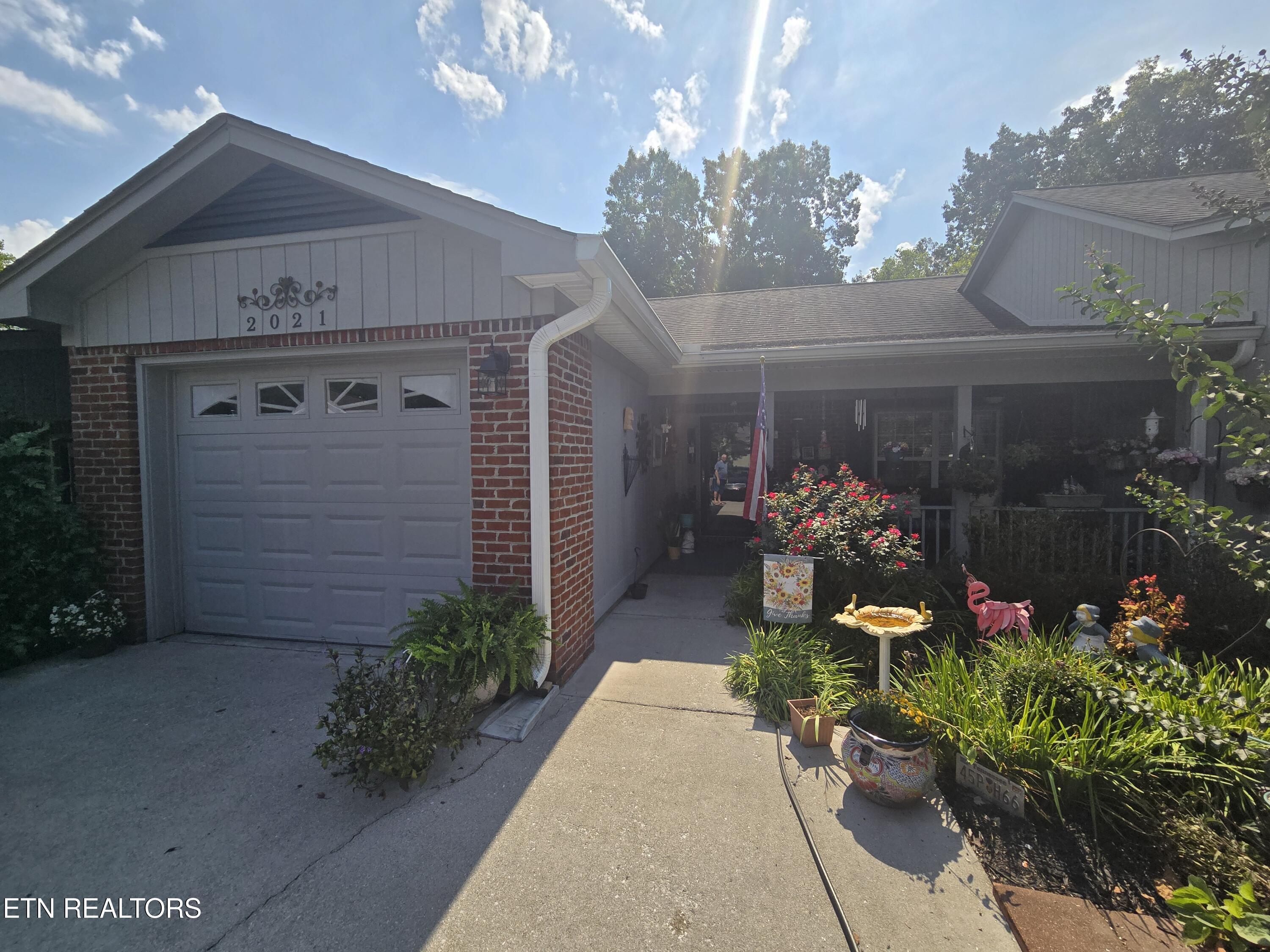 2021 Locarno Drive — photo