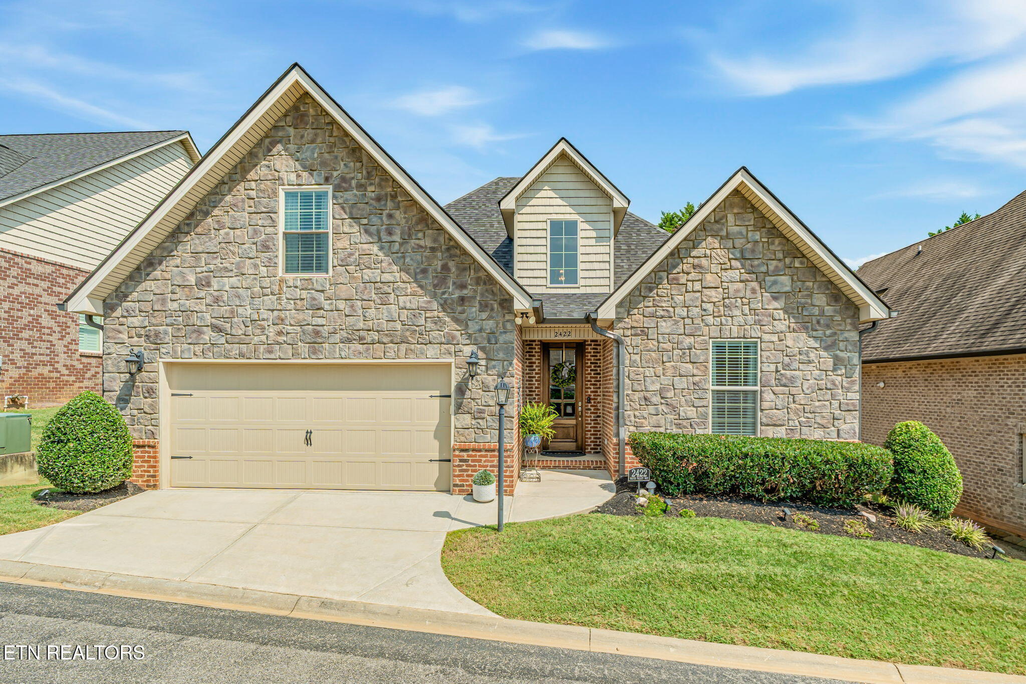 2422 Water Valley Way — photo