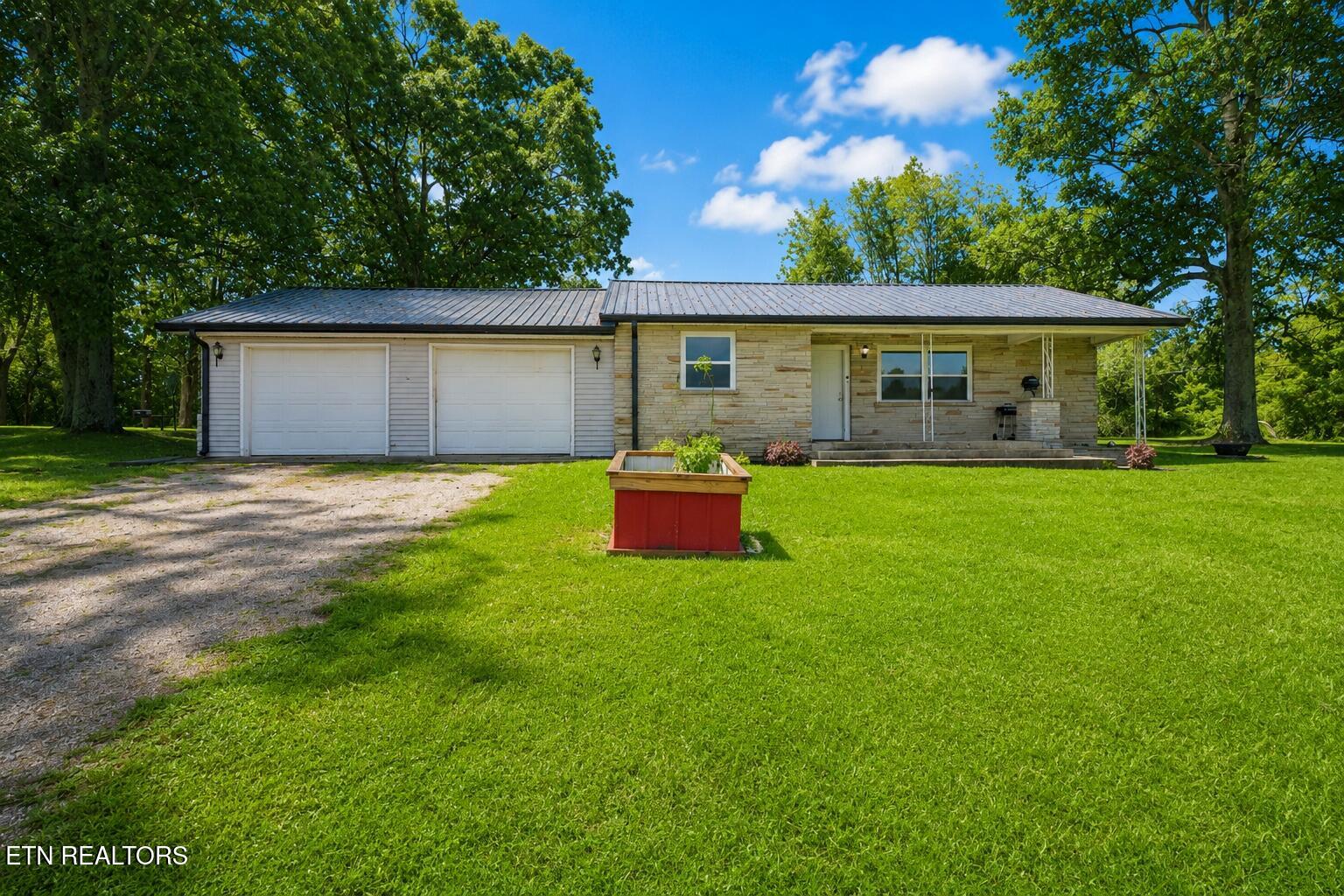1210 Frank Campbell Rd — photo