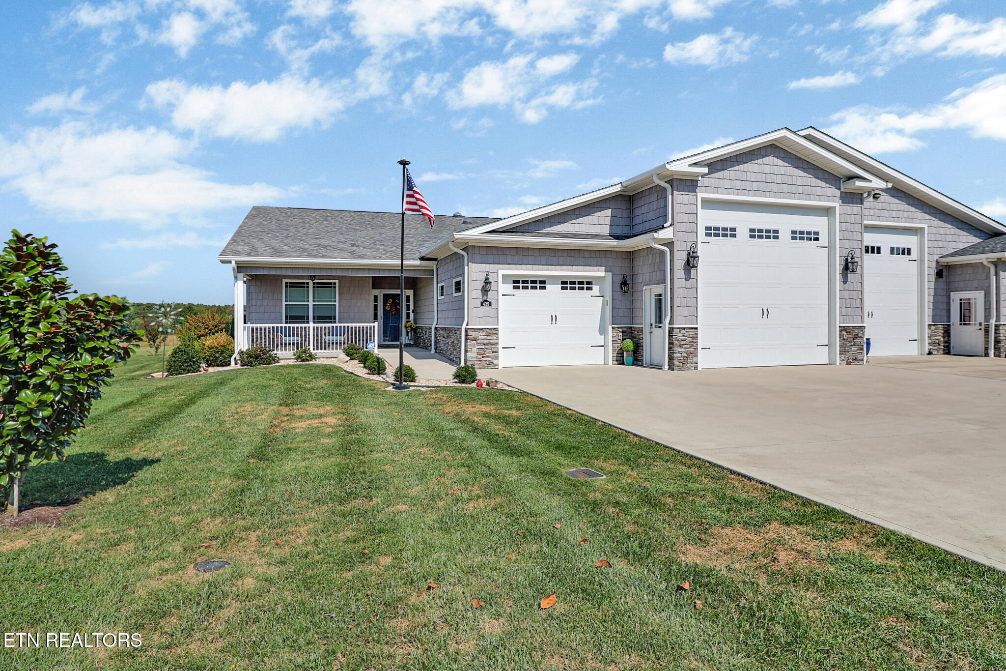 439 Holly Tree Drive — photo