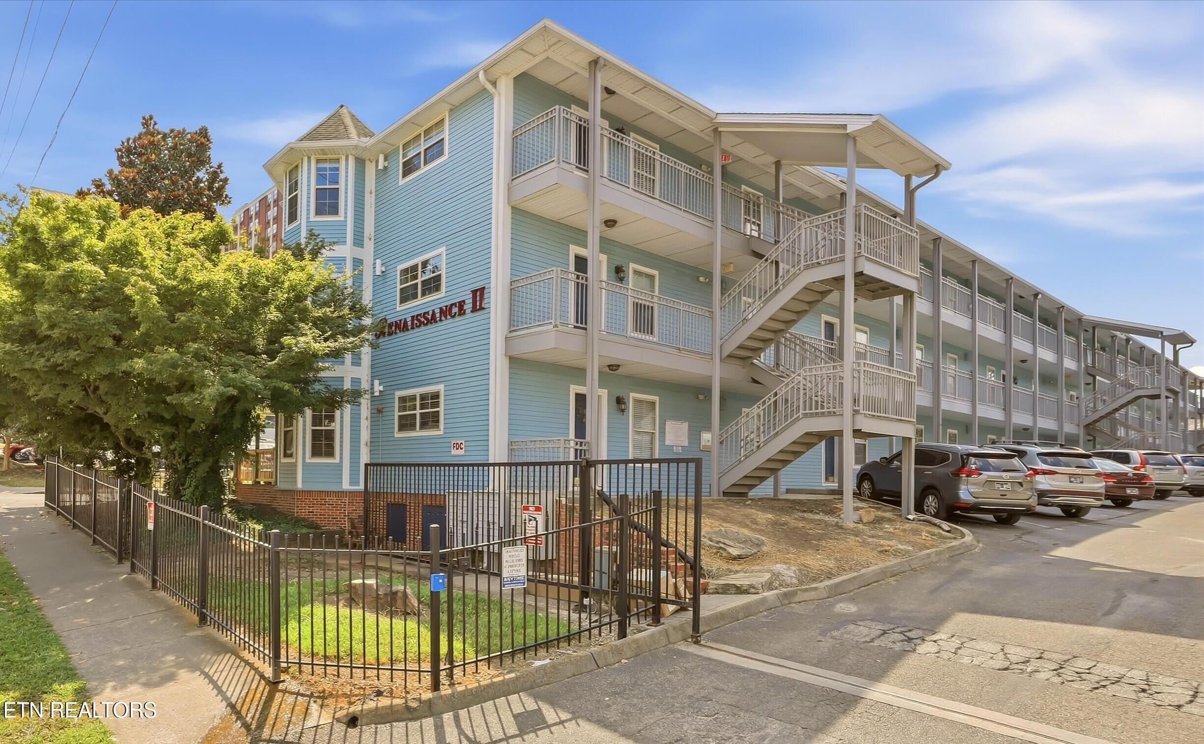 1605 Queen Anne Way — photo