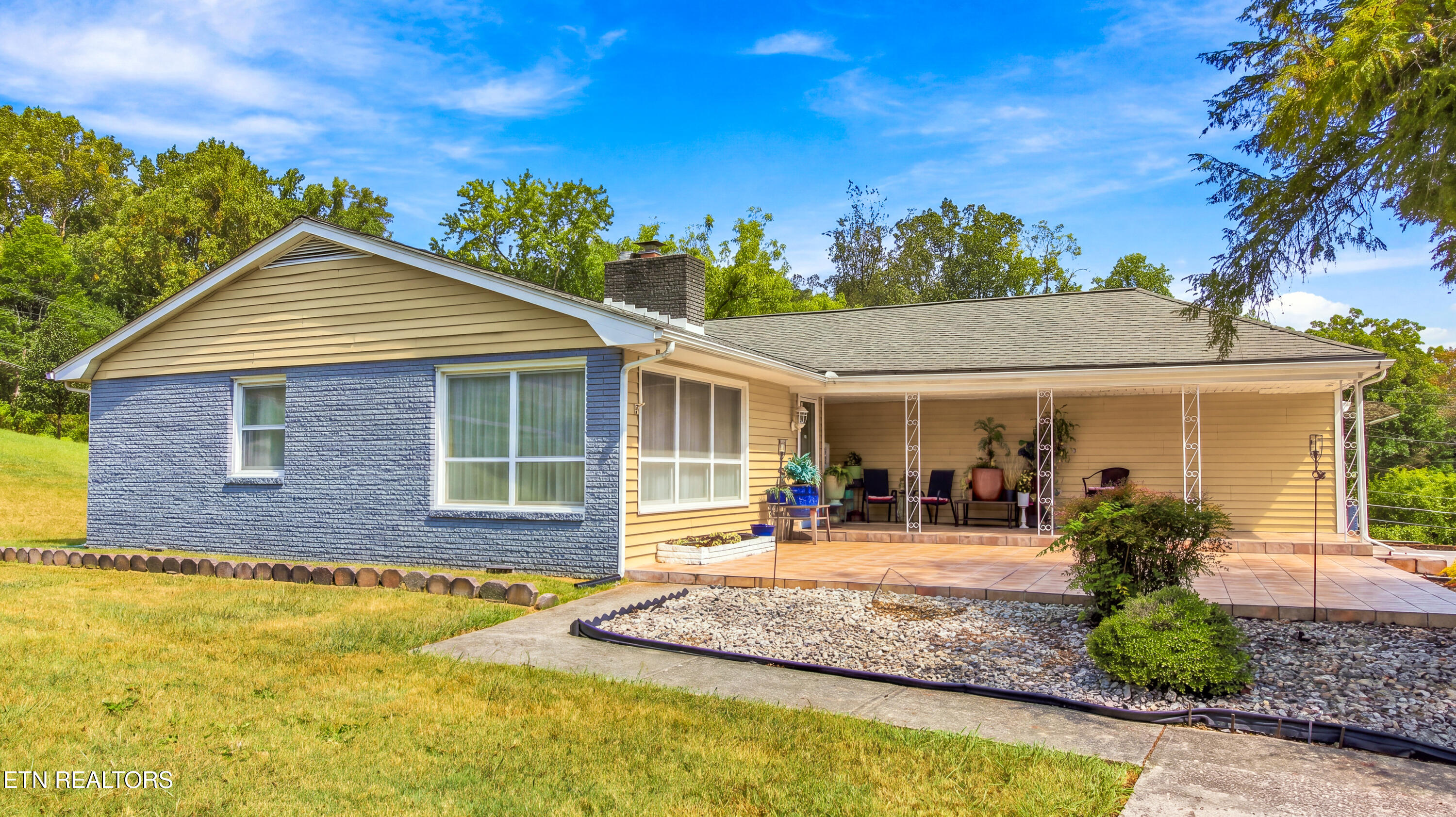 1004 Wedgewood Drive — photo