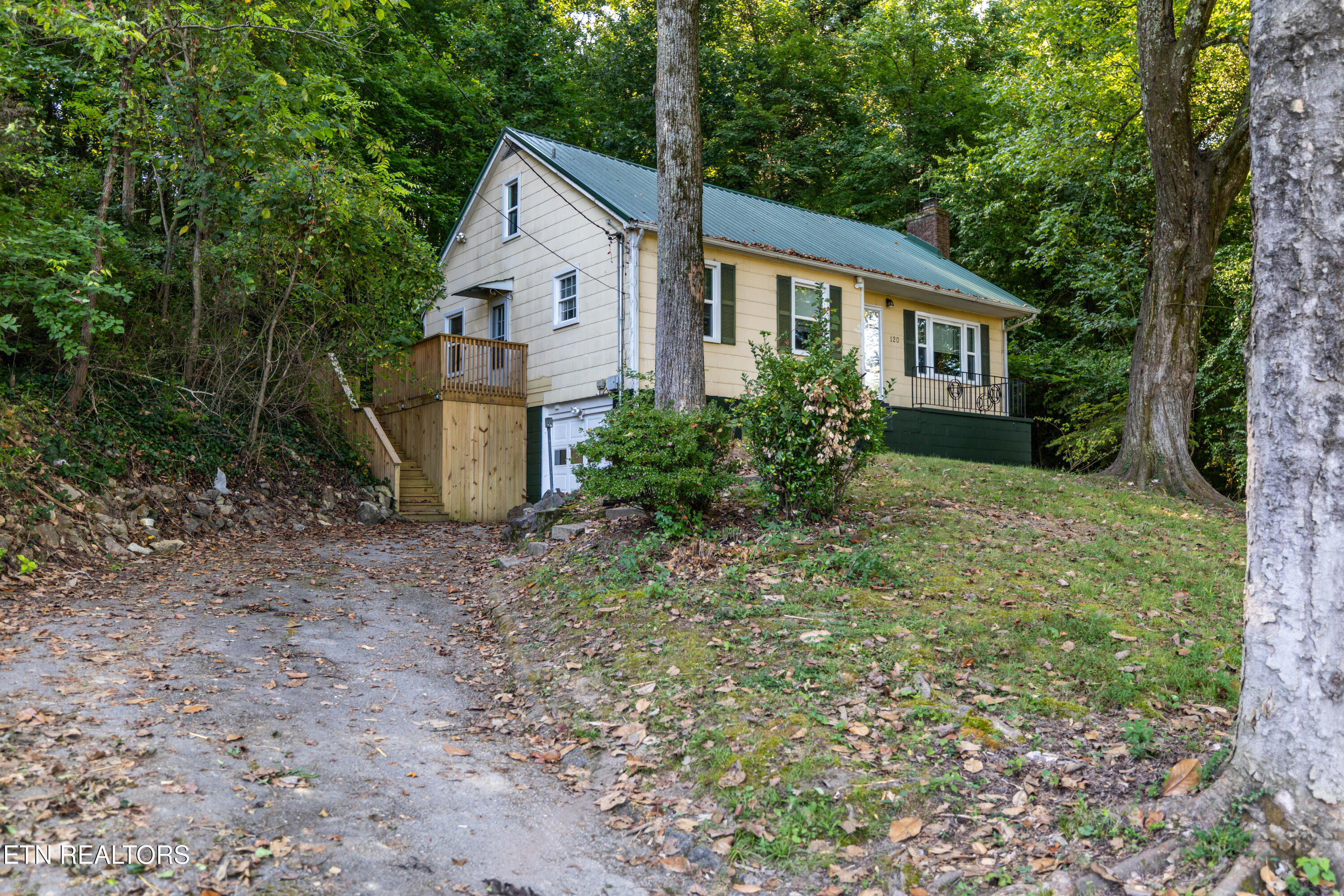 120 Holston Court — photo