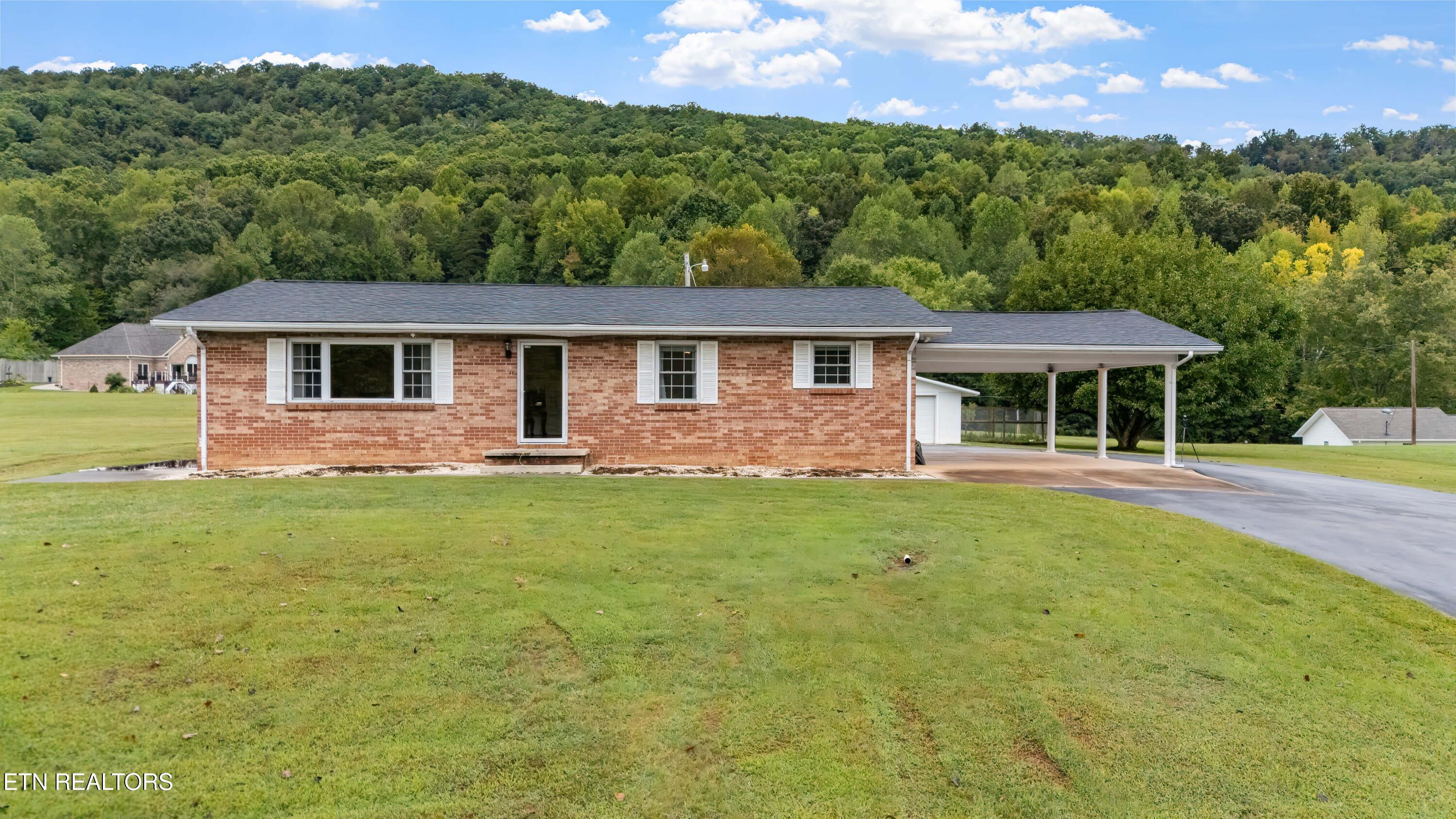 5649 Harriman Hwy — photo
