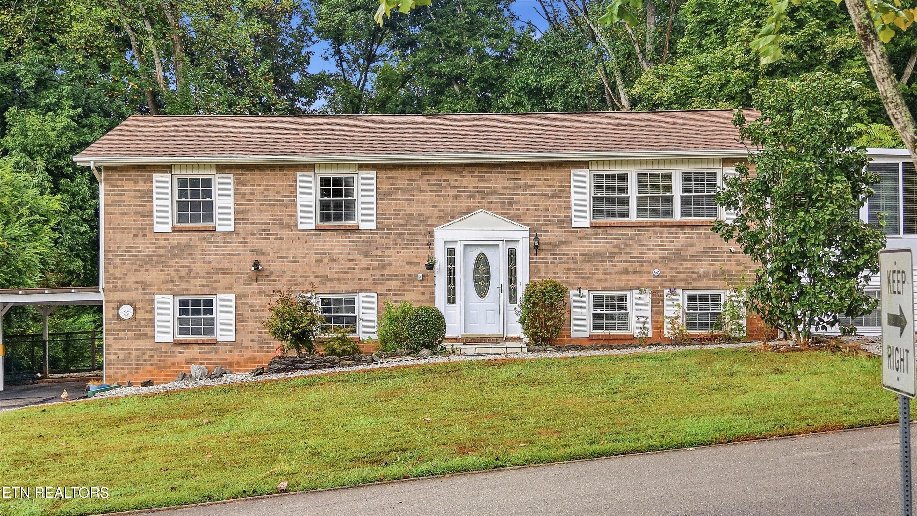 6324 Gateway Lane — photo