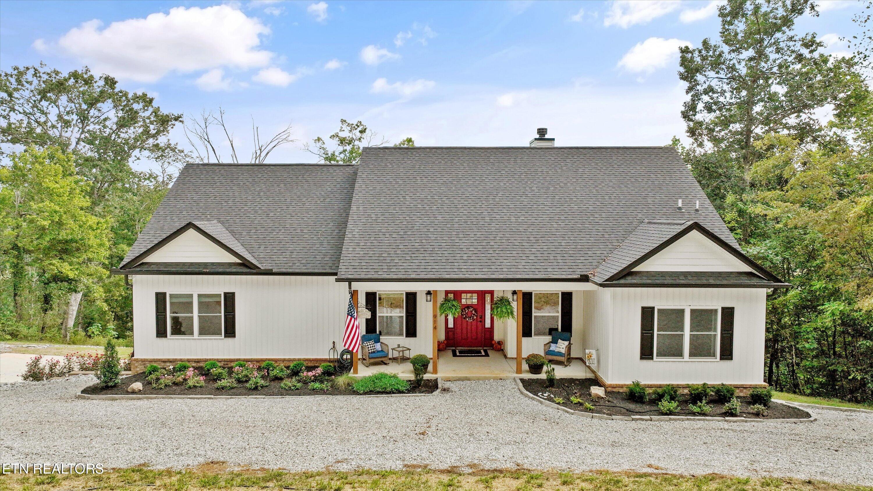 914 Skyline Drive — photo