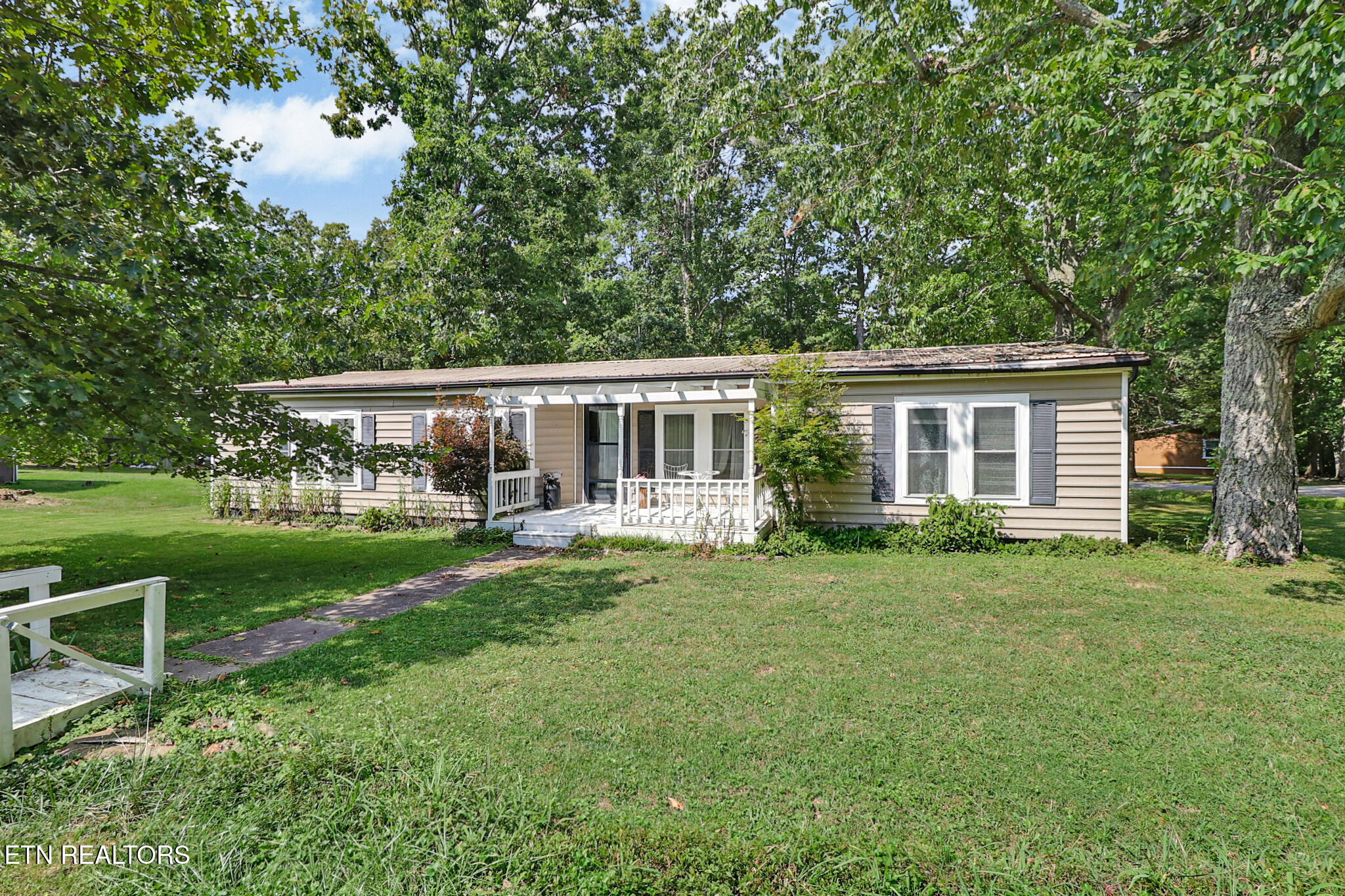 313 Rugby Road, Crossville, TN 38558 — photo 2