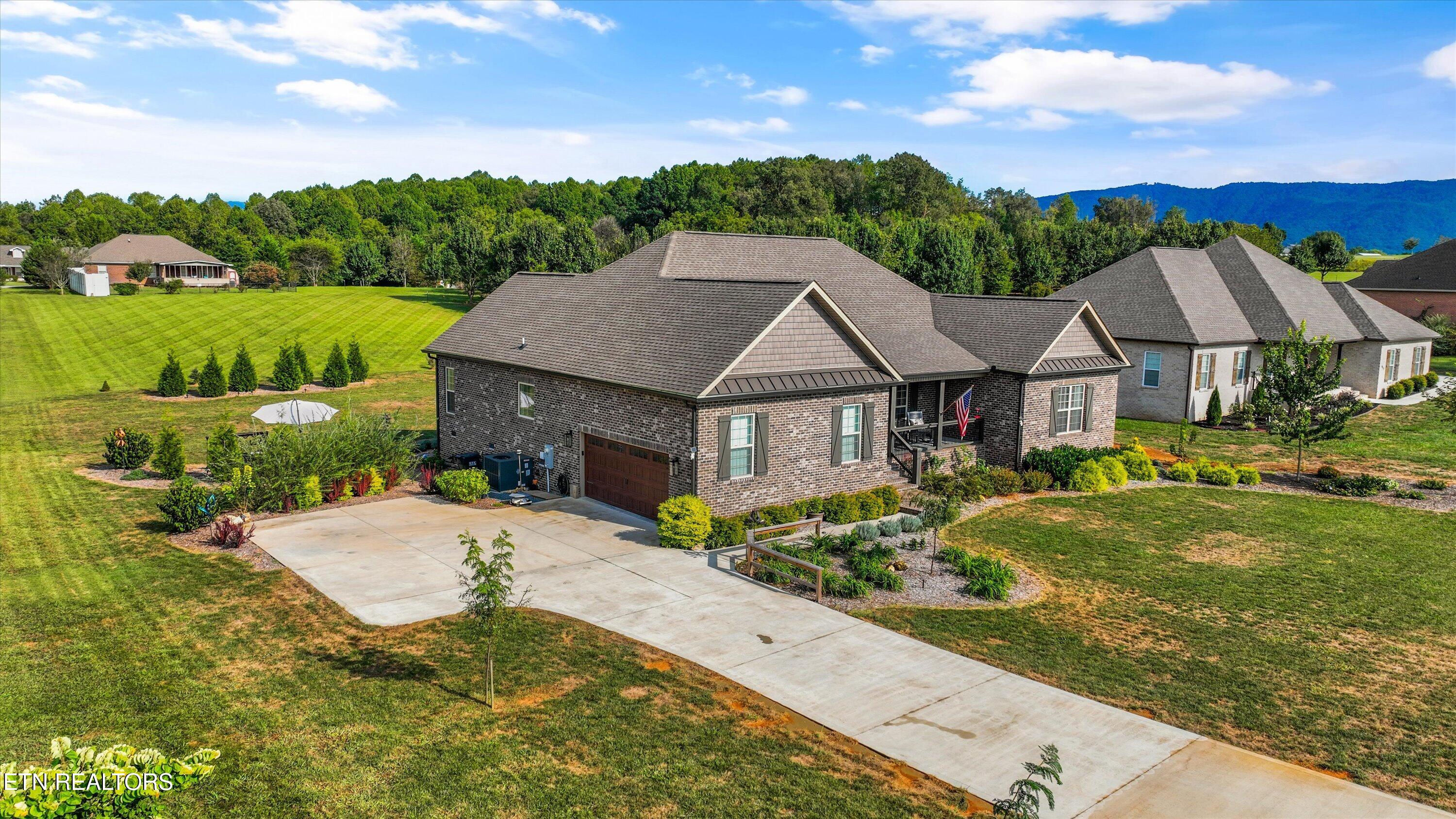 613 Majestic Mtns Blvd — photo