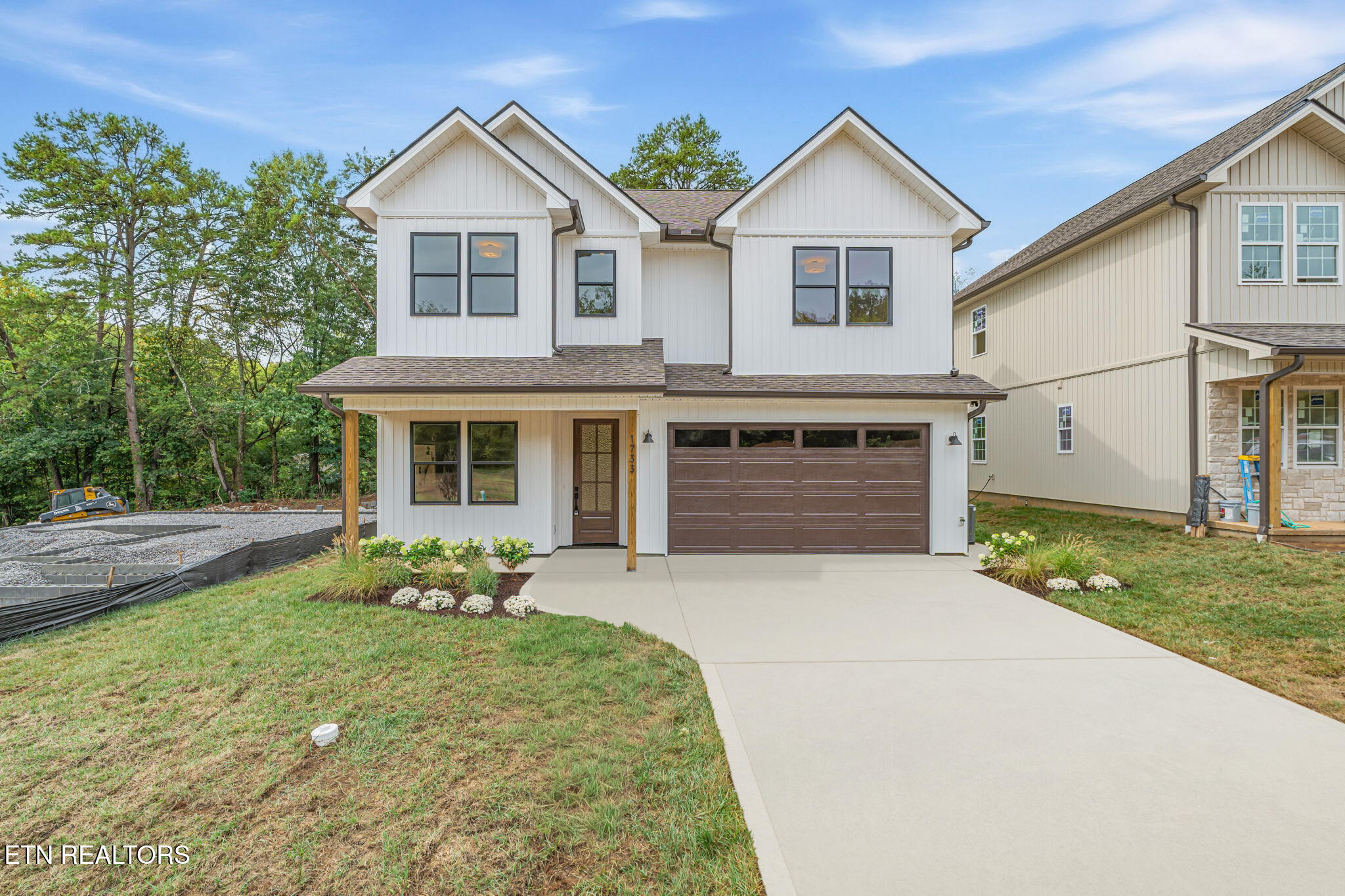 1733 Nathans Cove Way — photo