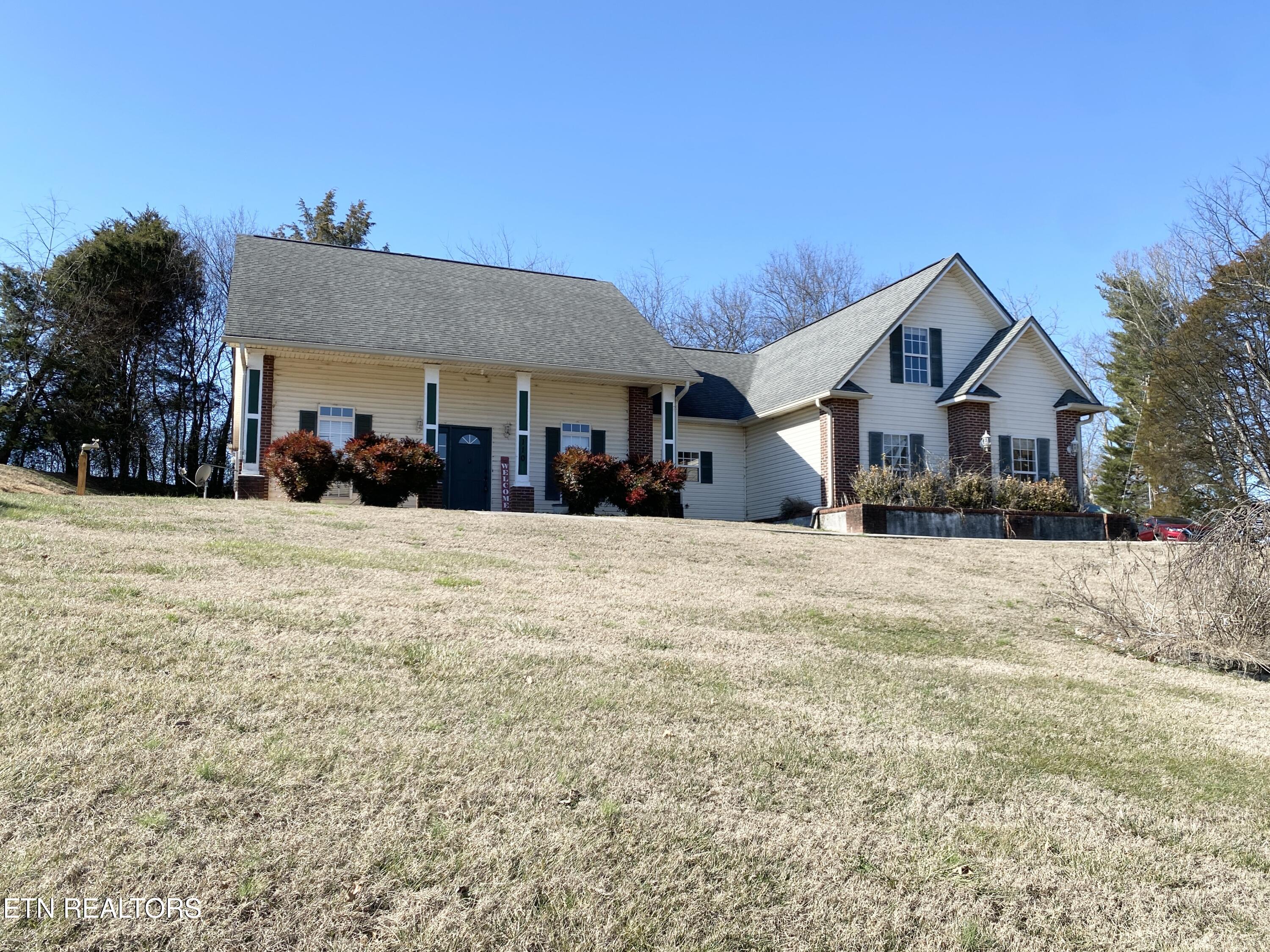 110 Hillvale Lane — photo