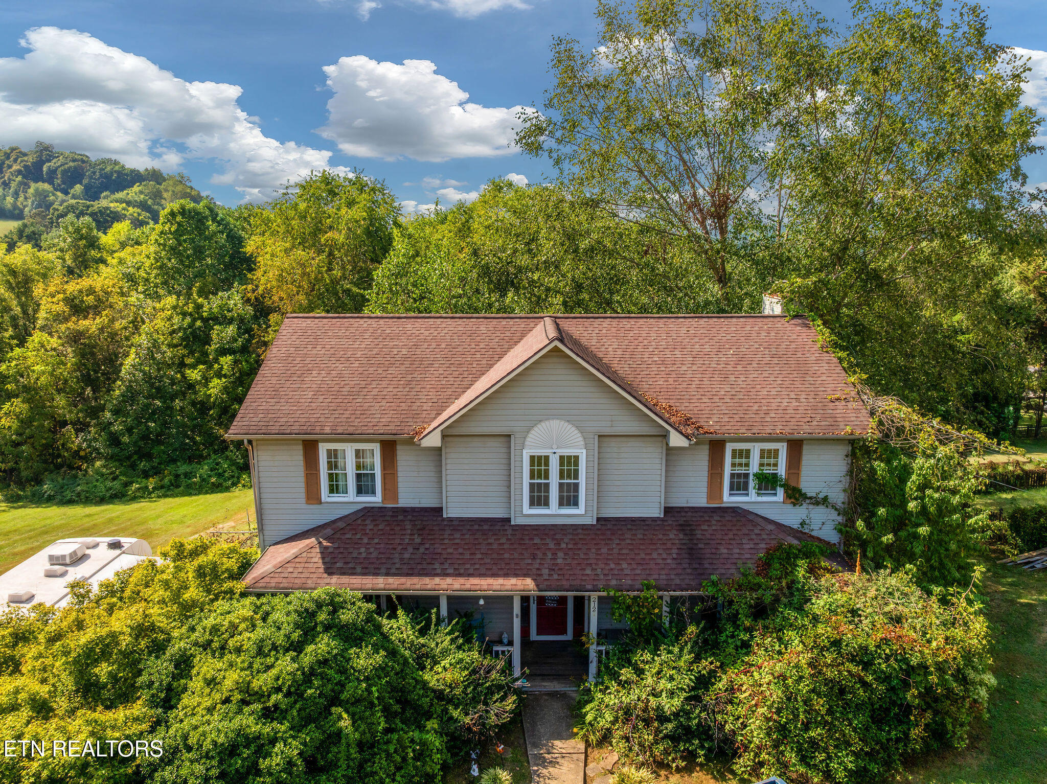 212 Pickens Rd — photo