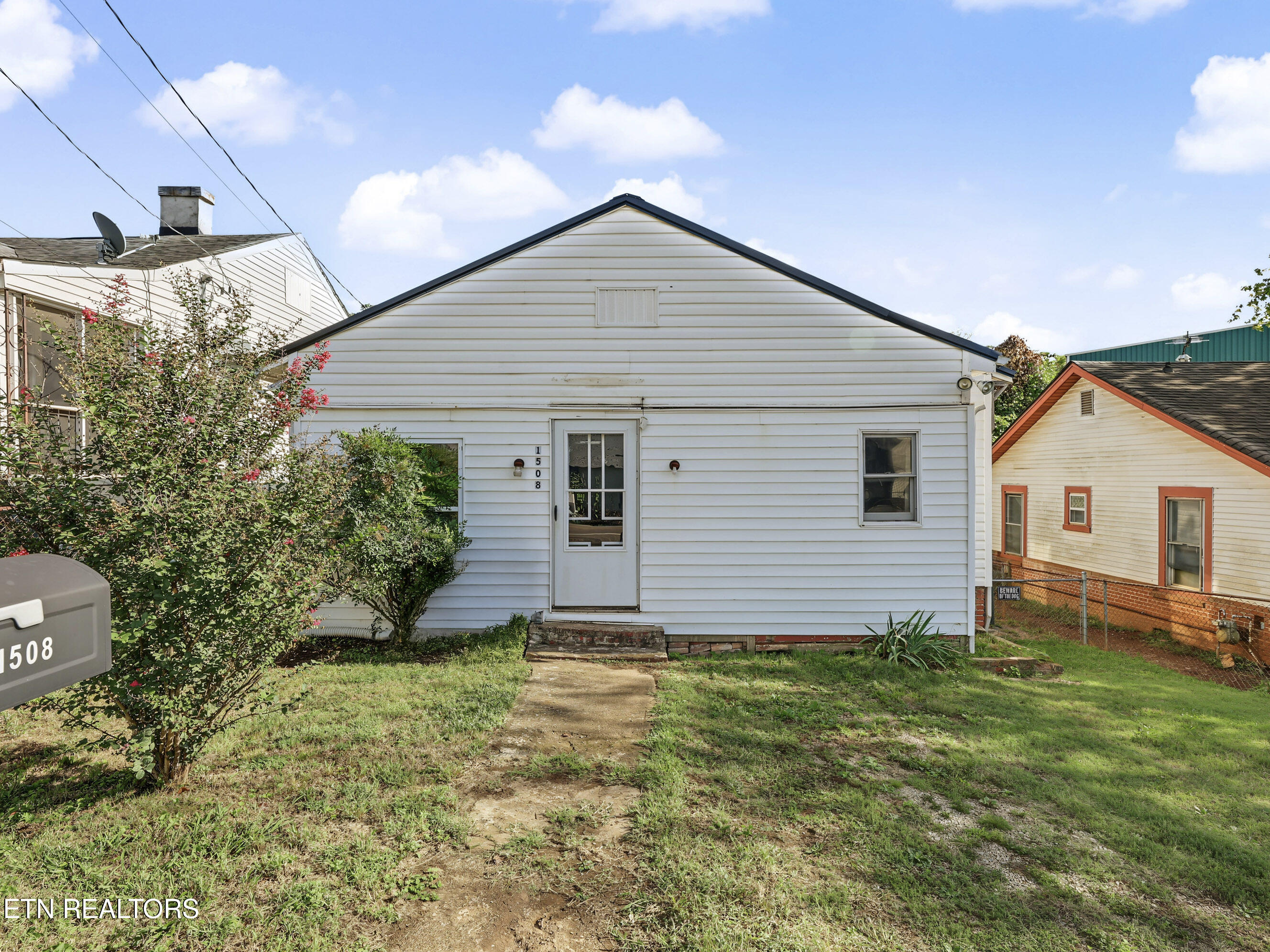 1508 Mitchell St — photo