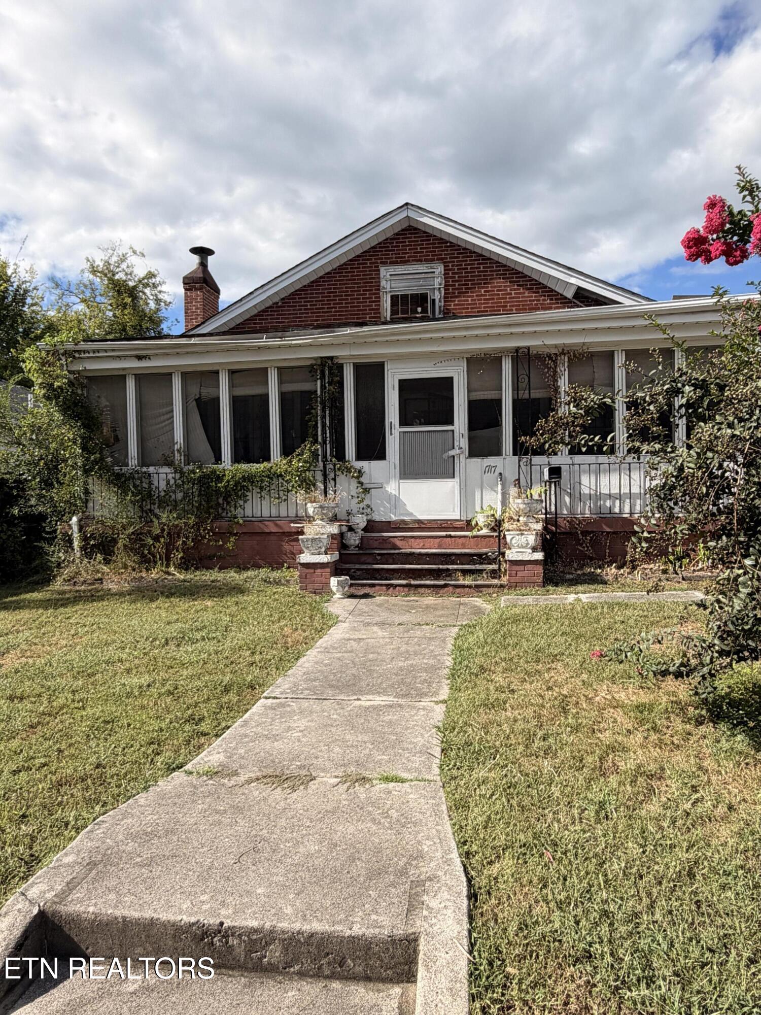1717 Henrietta Ave — photo