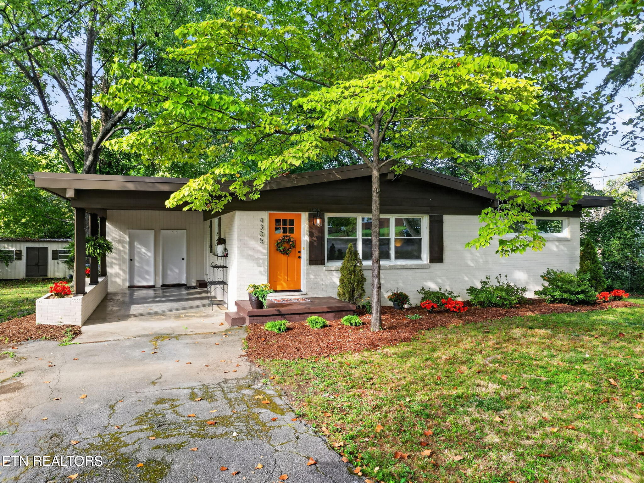 4305 Thornwood Drive — photo