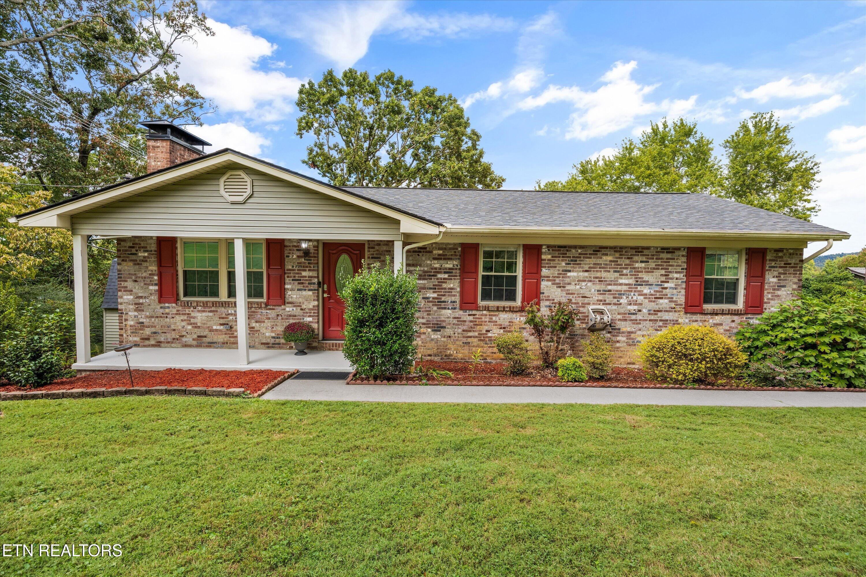 2651 Karenwood Drive — photo