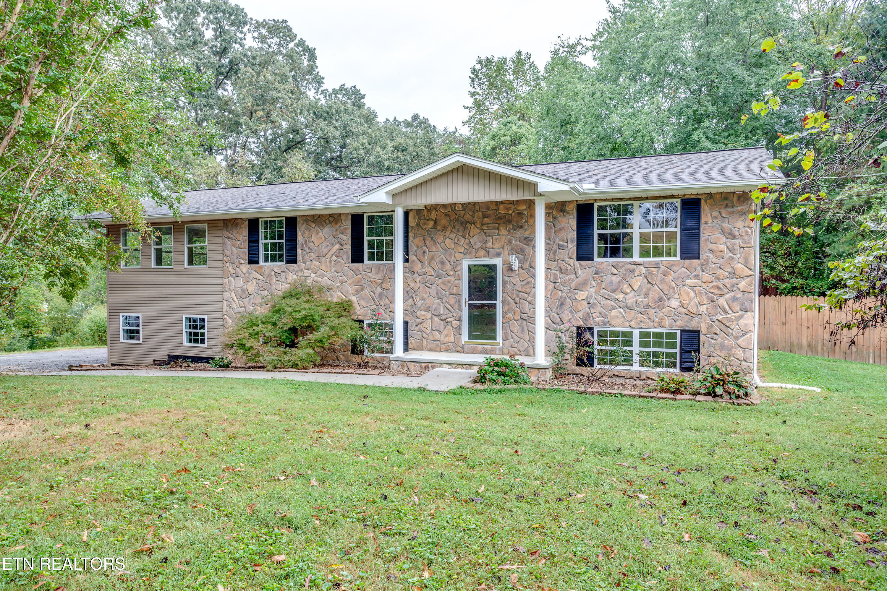 212 Beeler Rd — photo
