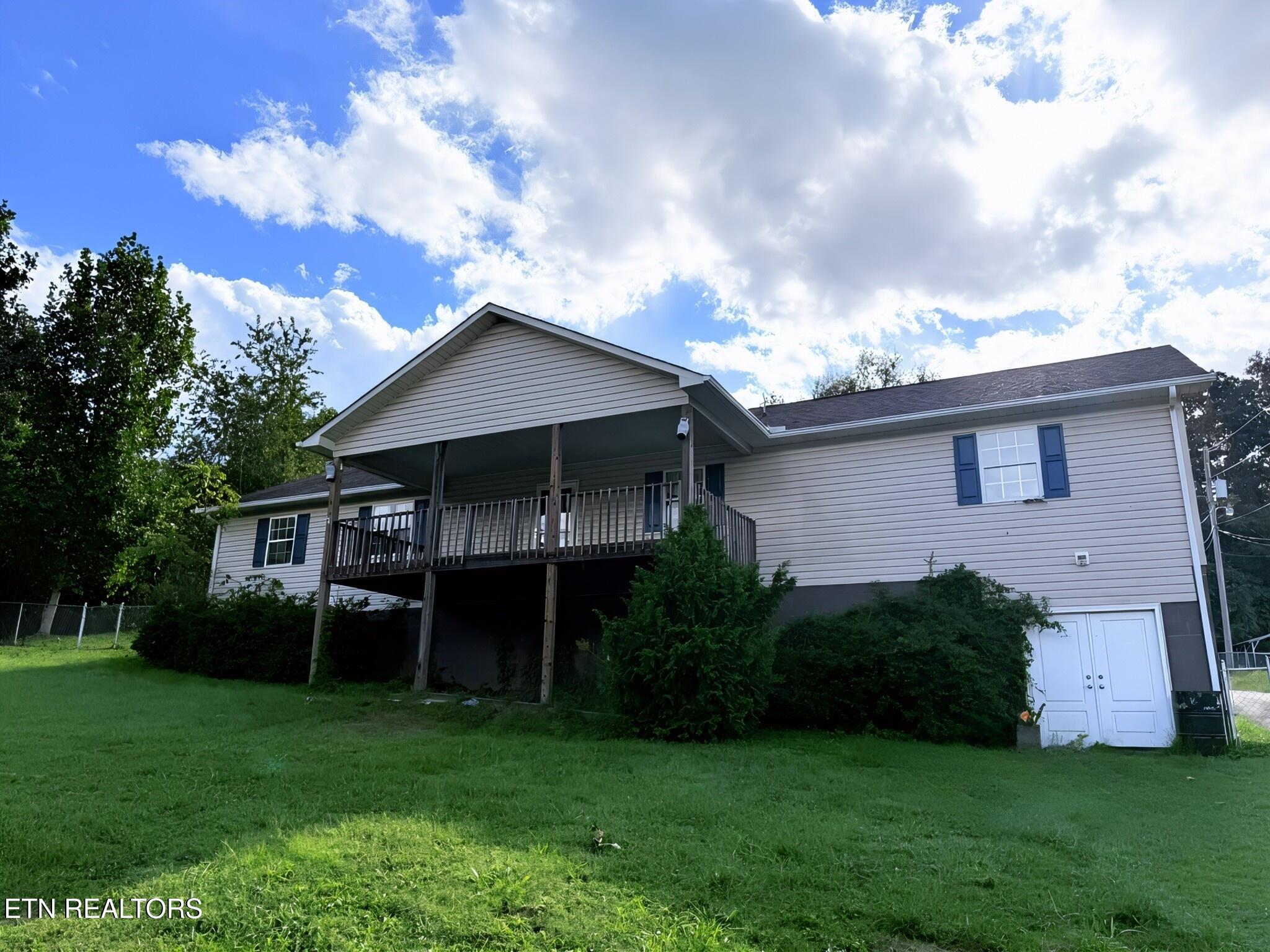 272 Cowan Lane — photo