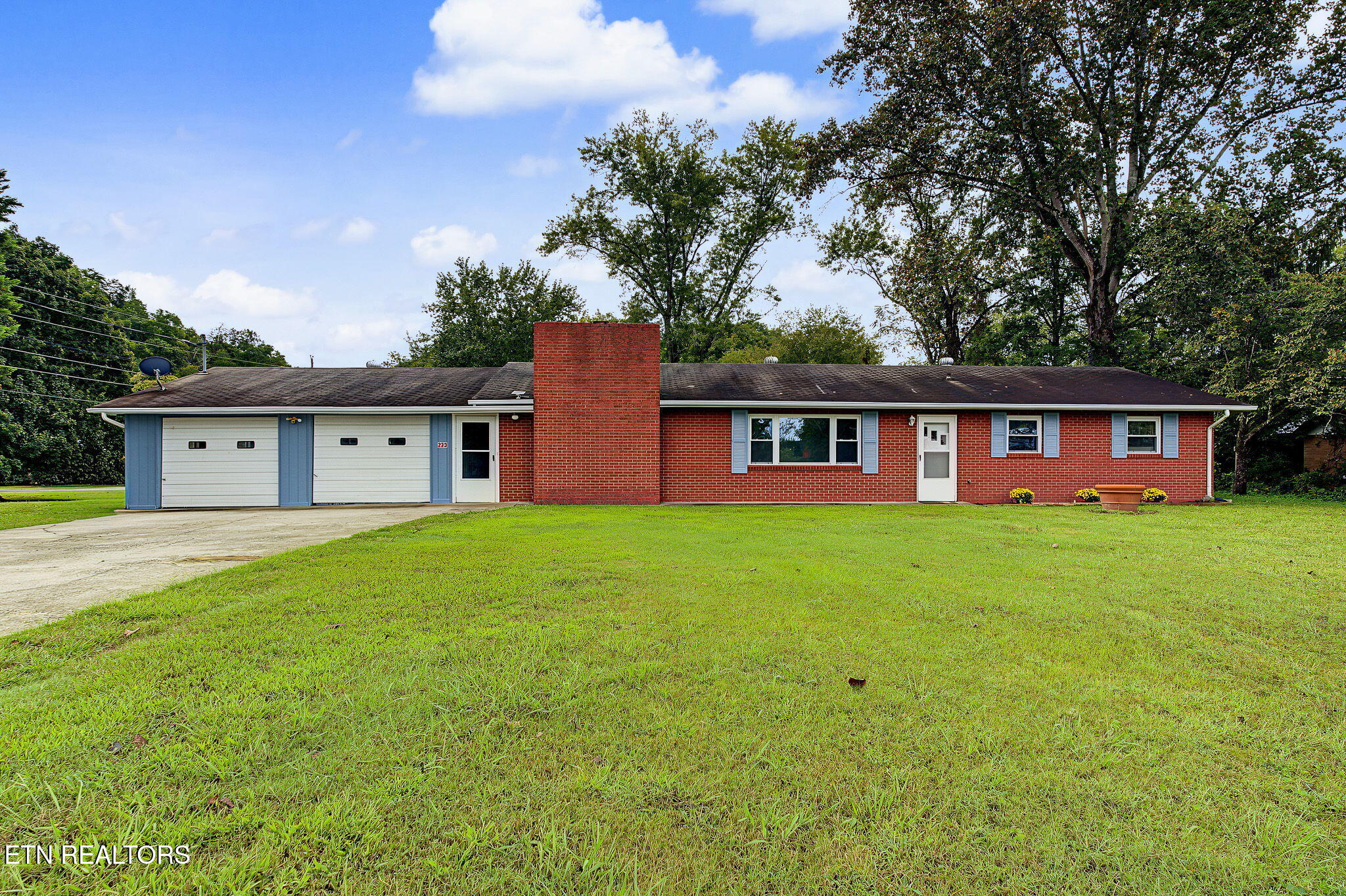 233 Estate Drive — photo