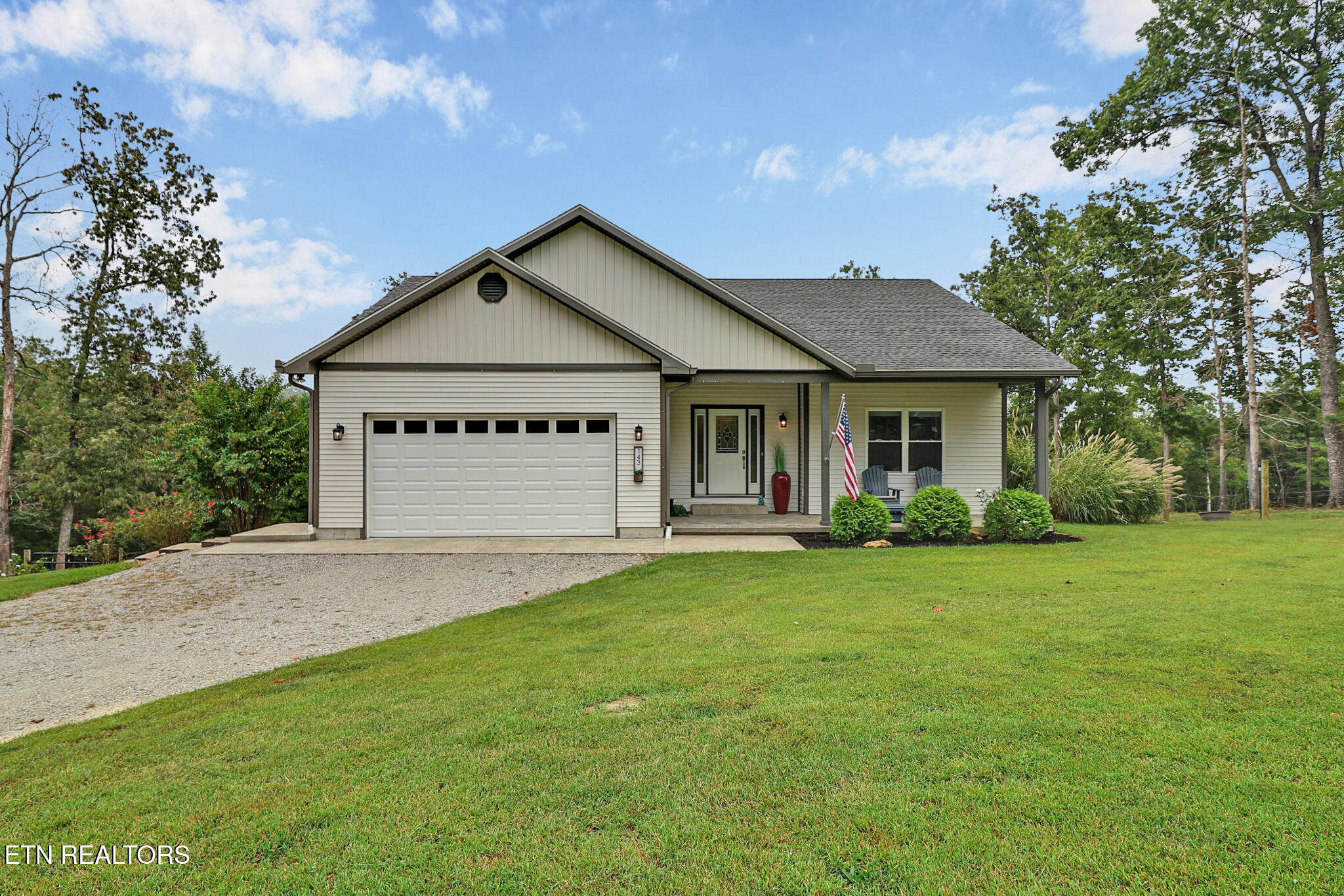 143 Crestwood Loop — photo
