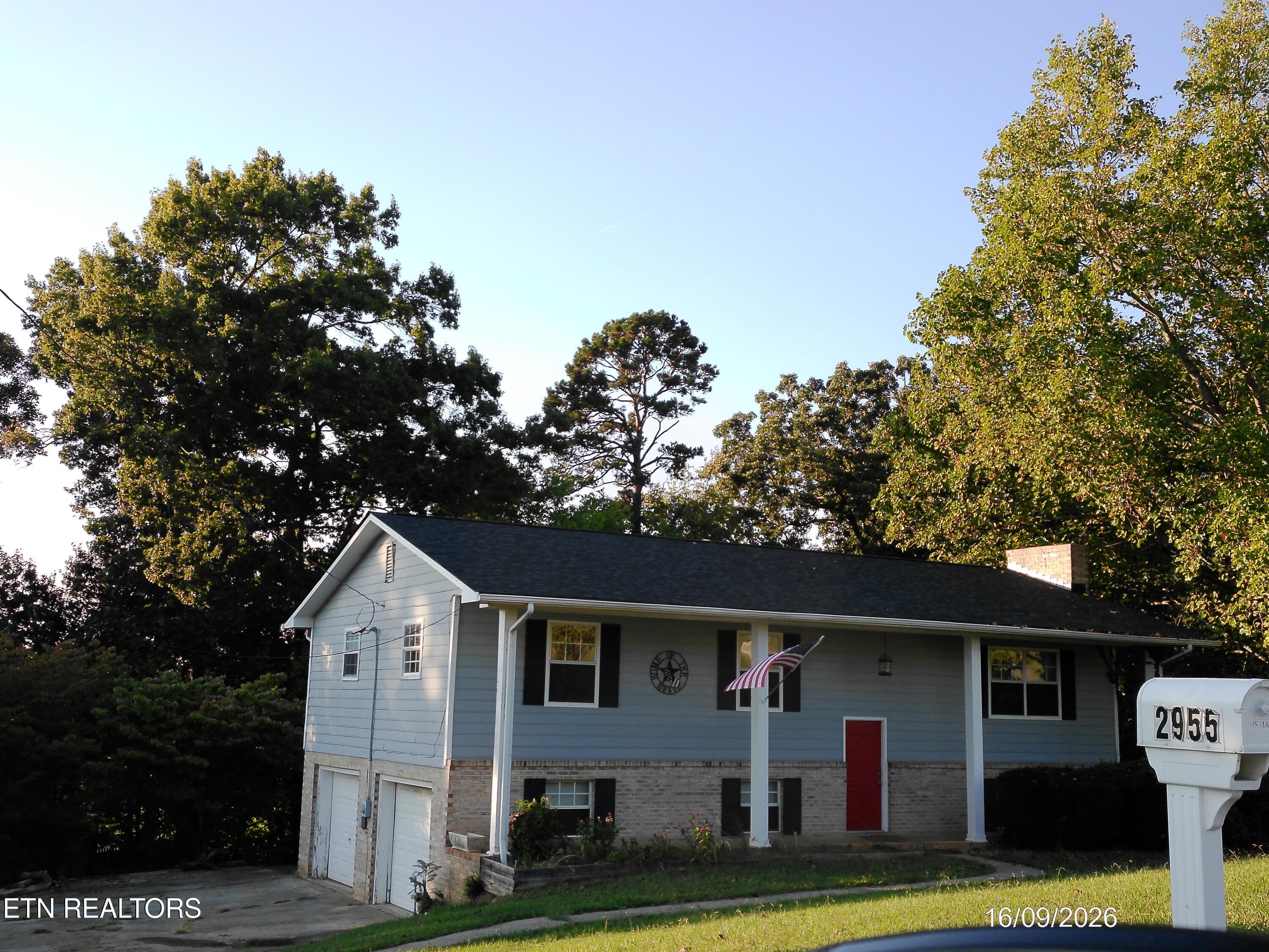 2955 West Hills Drive — photo
