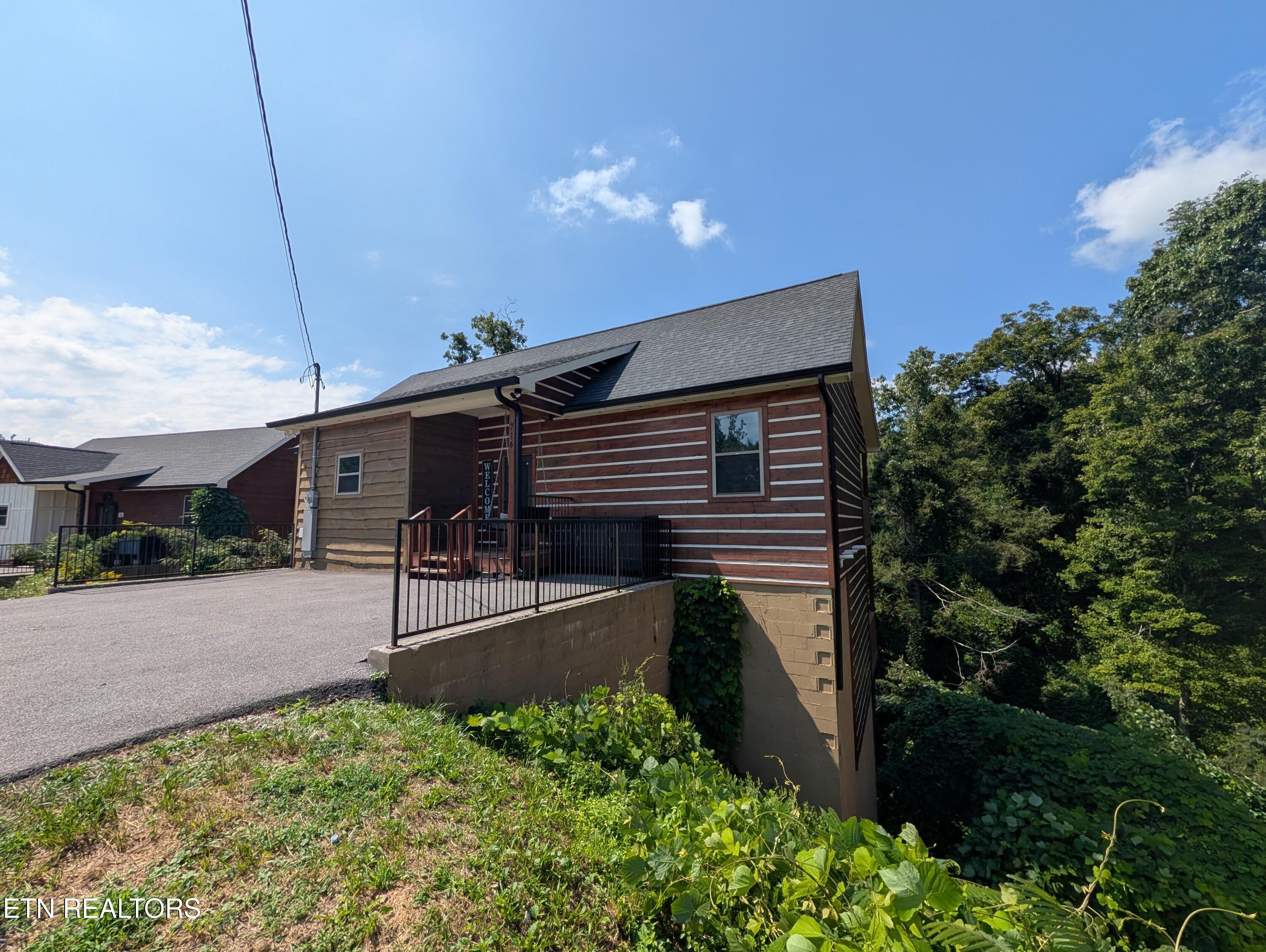 714 Old Ridge Rd, Gatlinburg, TN 37738 — photo 2