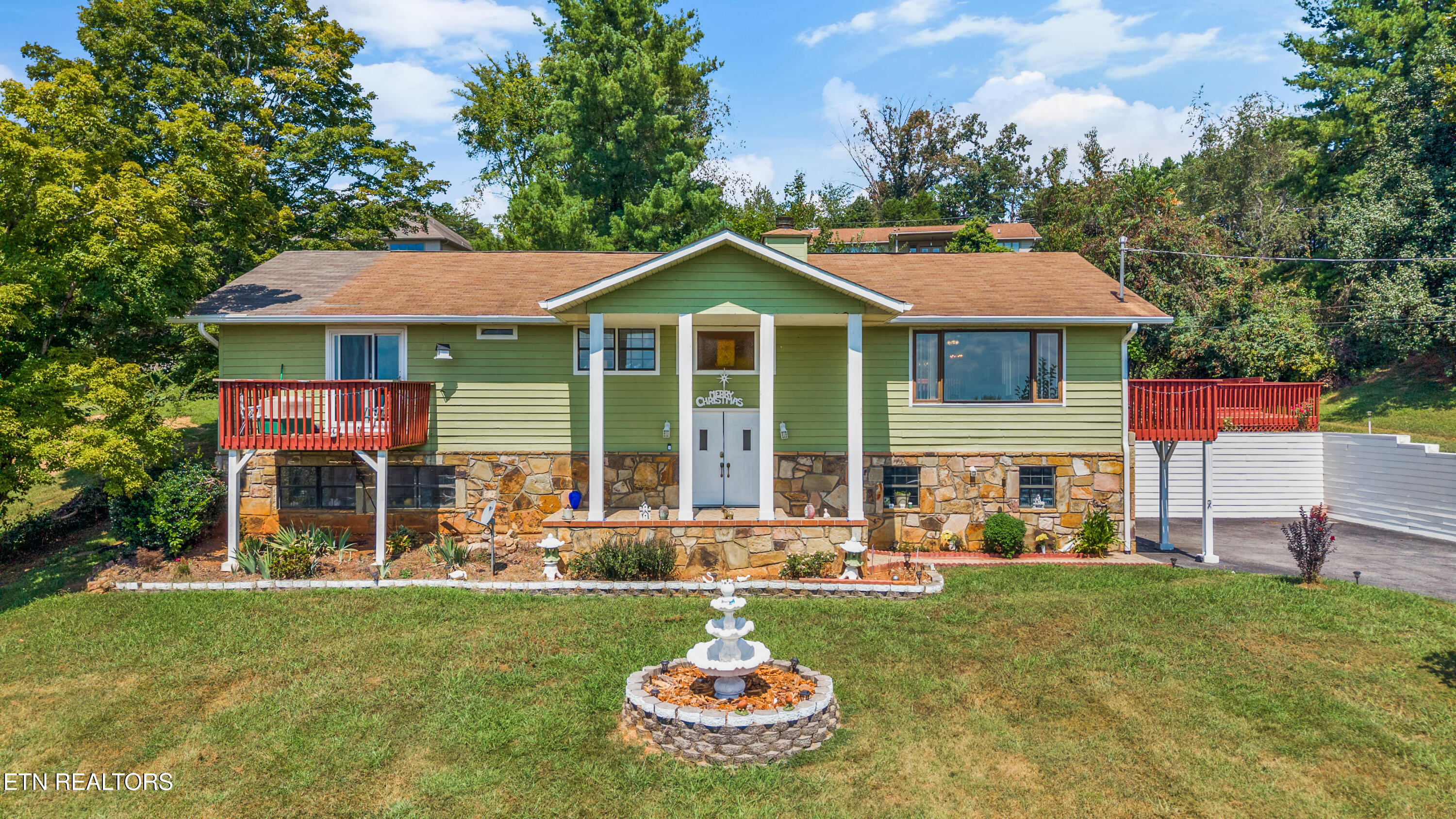 378 Whte Oak Circle — photo