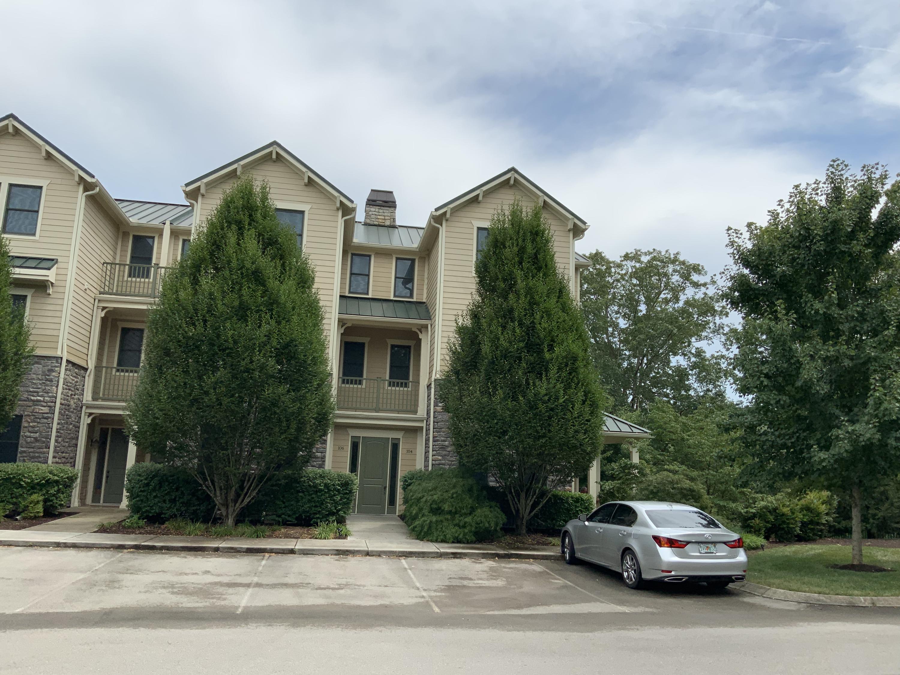 102 Waterside Circle 102 — photo