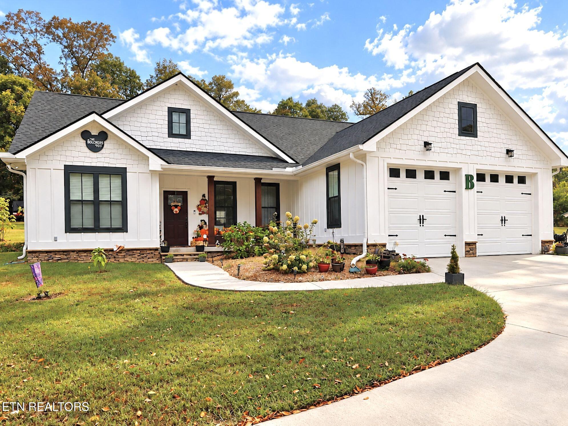 4709 Woodland Drive — photo