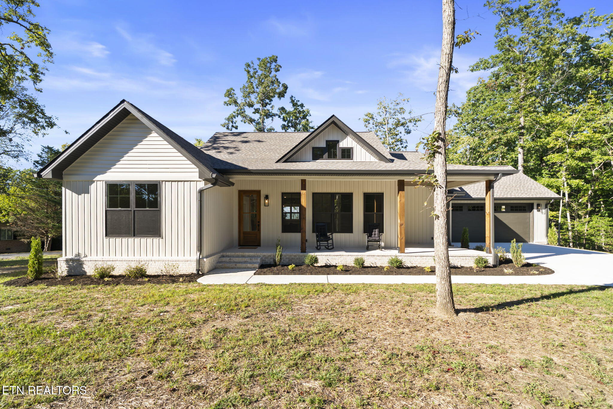 124 Markham Lane — photo