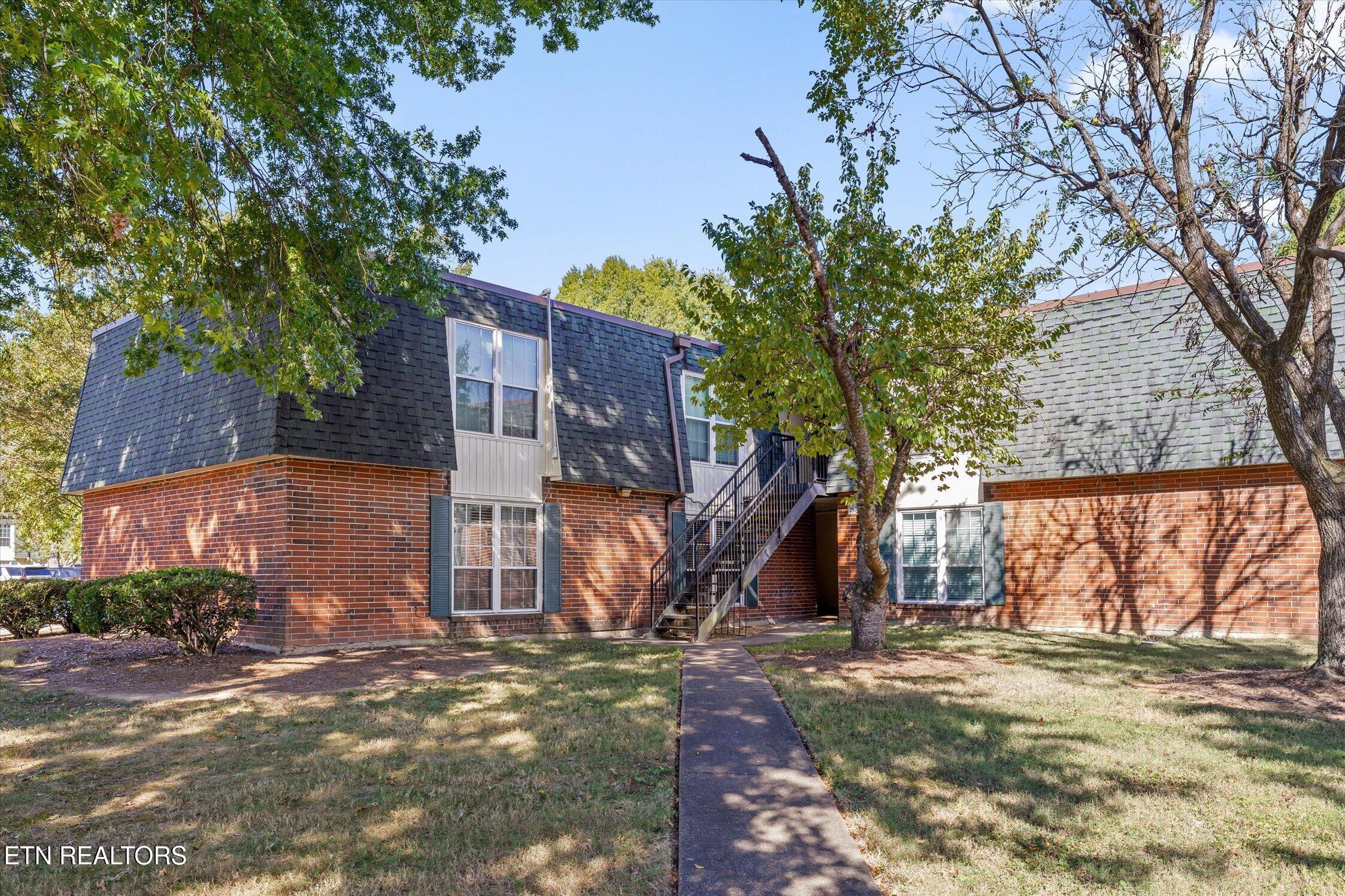 900 Mountain Creek Rd #300 — photo