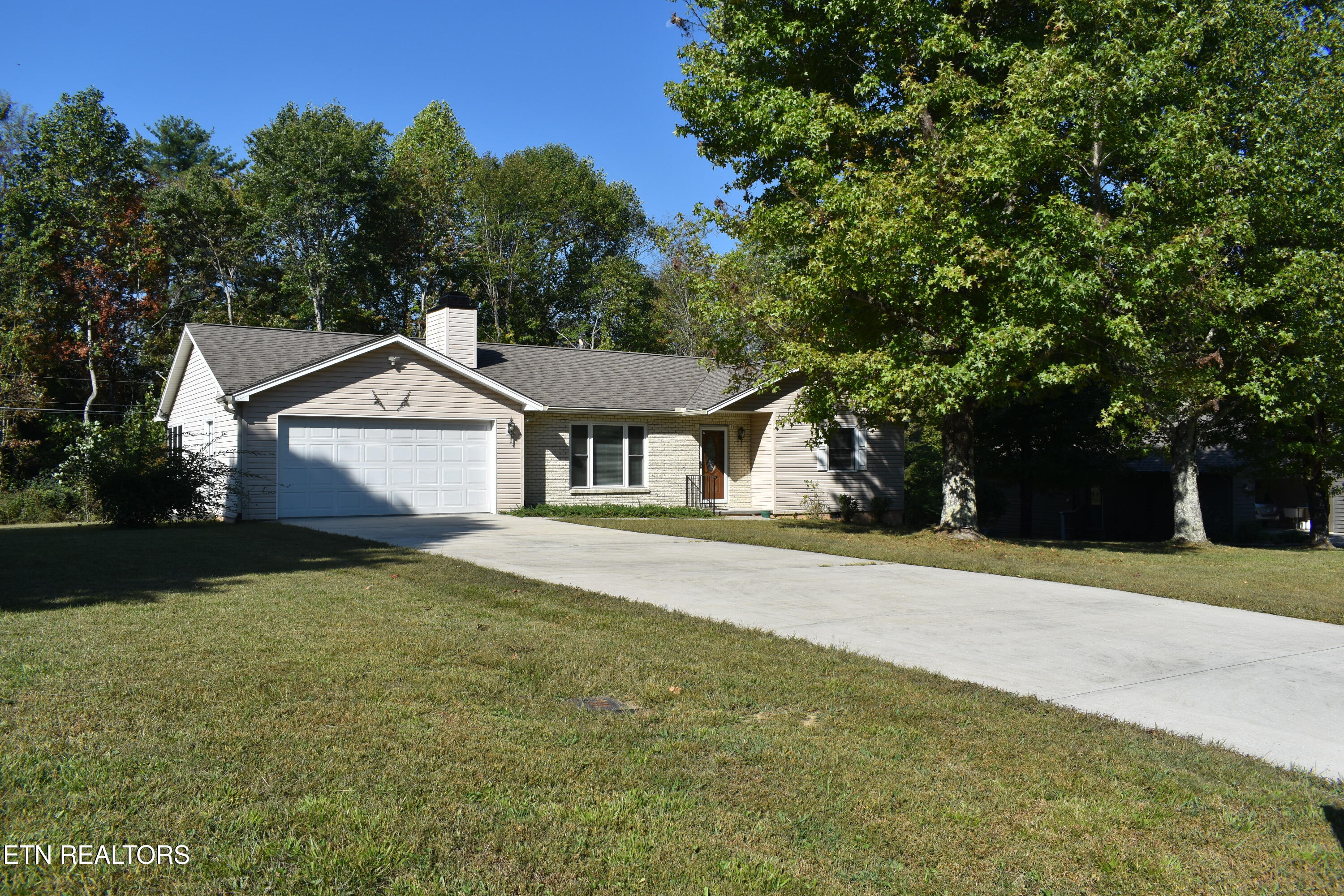 344 Meadows Rd — photo