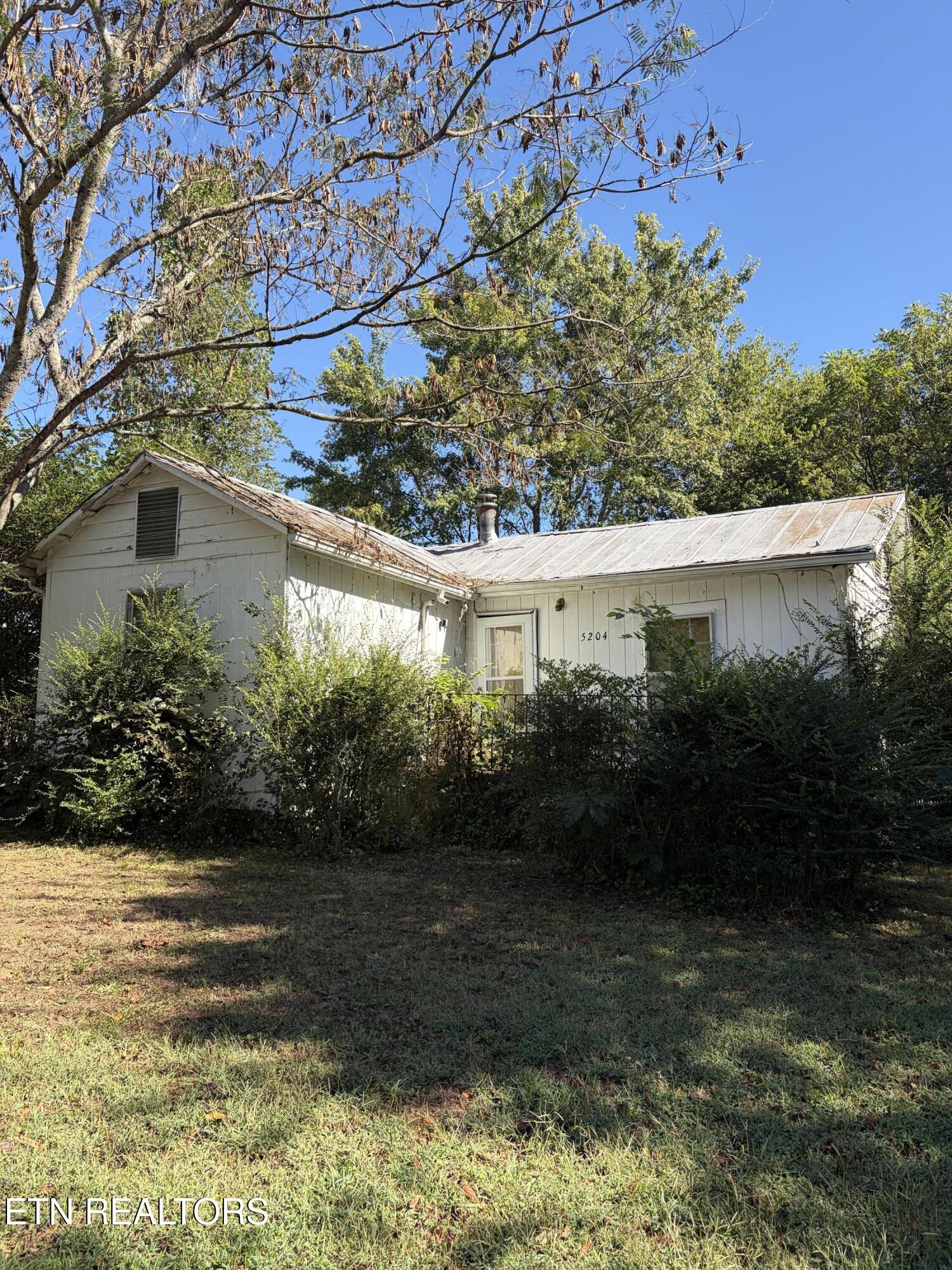 5204 Murphy Rd — photo