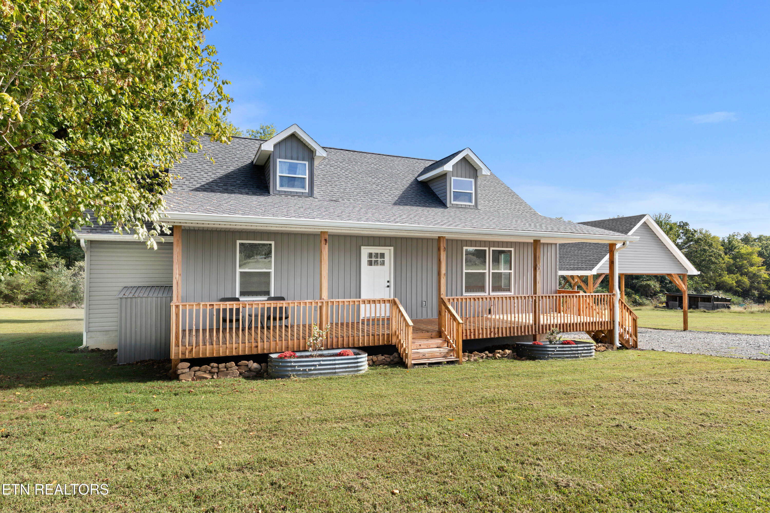 290 Foothills Rd — photo