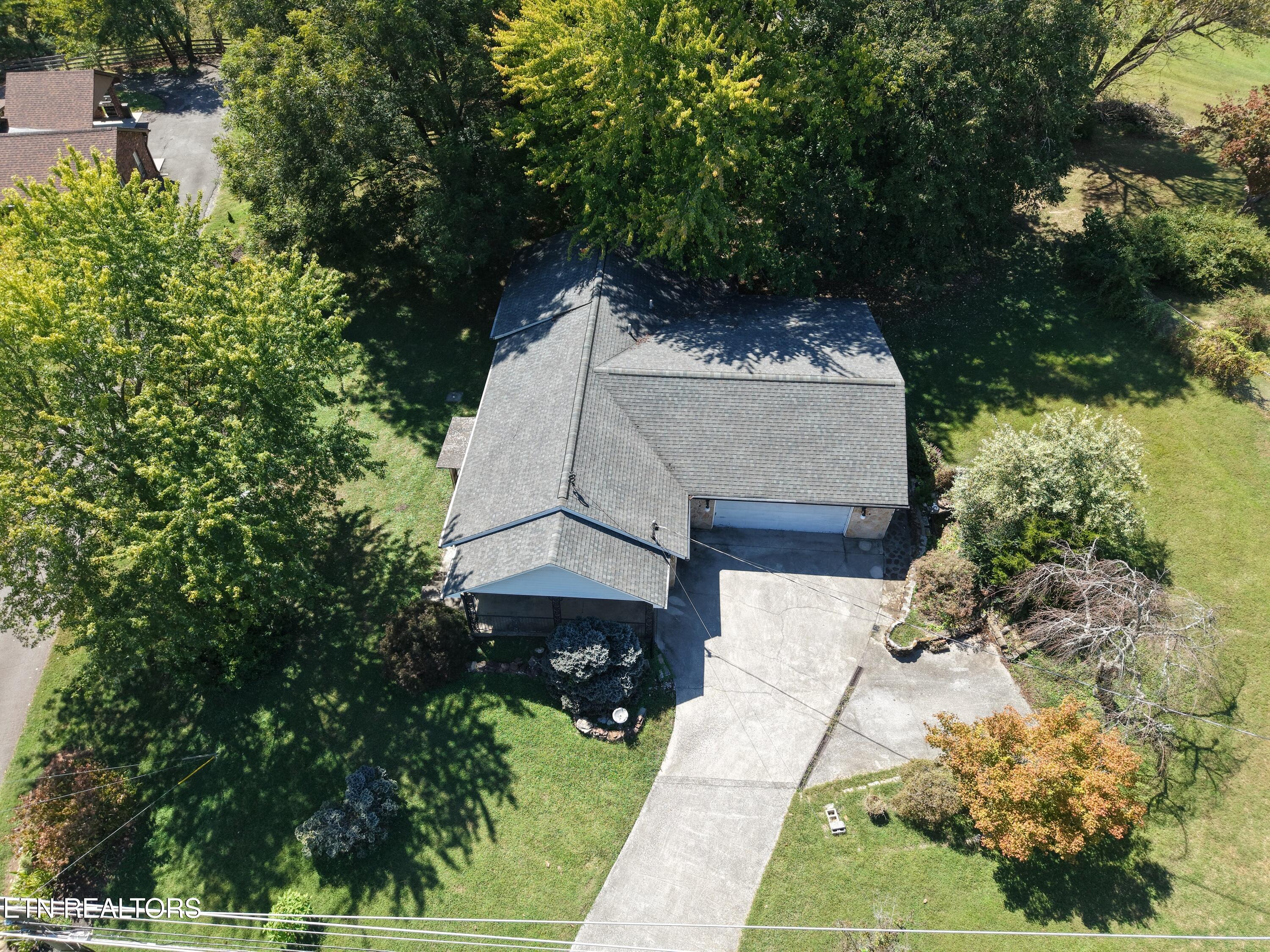 8325 Sharp Rd, Powell, TN 37849 — photo 2