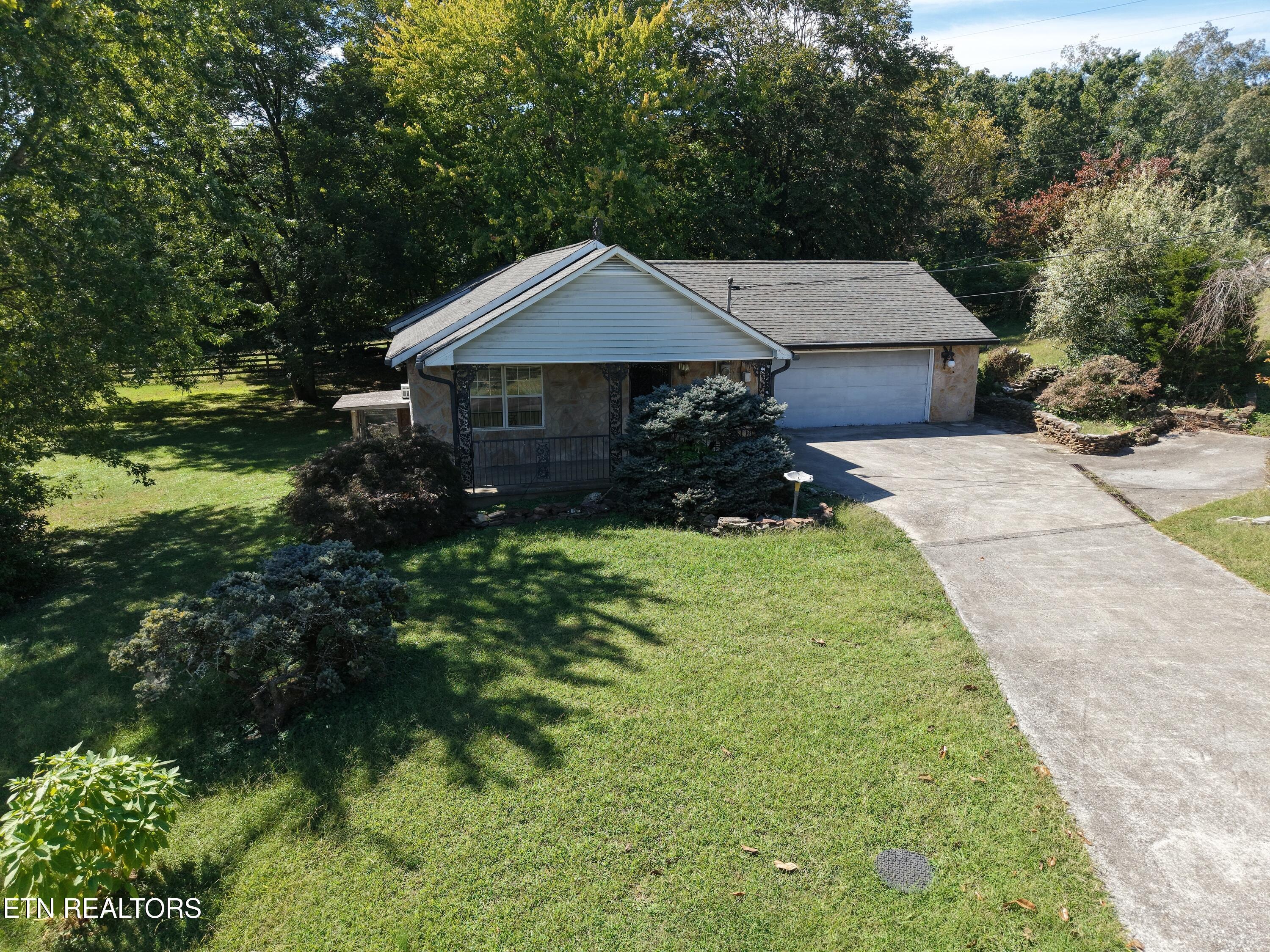 8325 Sharp Rd, Powell, TN 37849 — photo 3