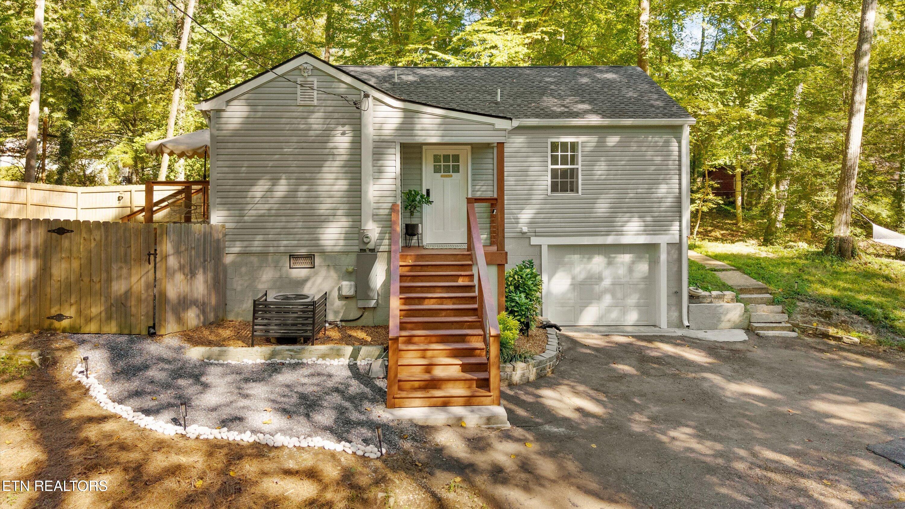 209 Maple Loop Rd — photo