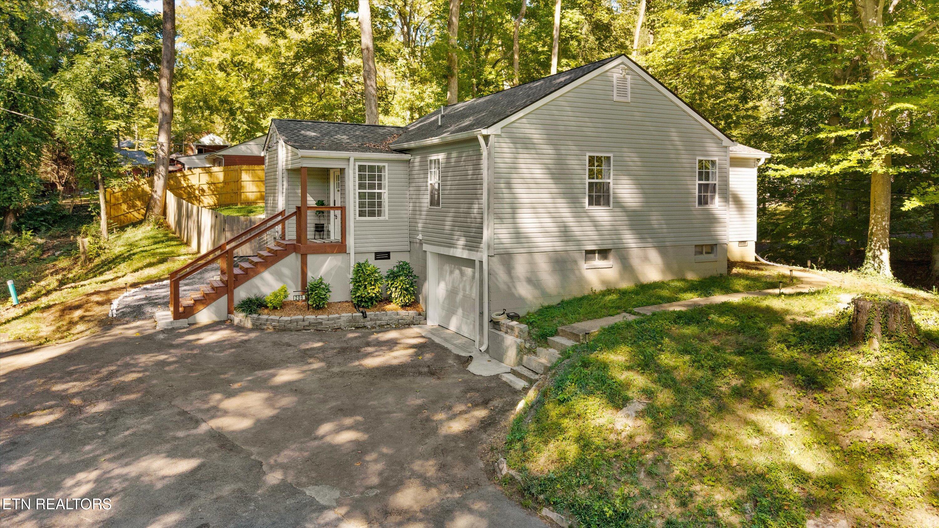 209 Maple Loop Rd, Knoxville, TN 37920 — photo 2