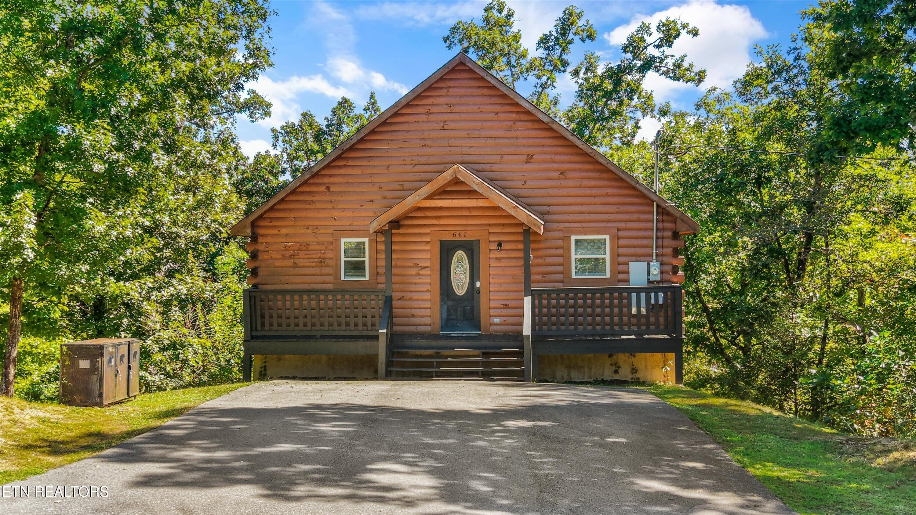 641 Country Oaks Drive — photo
