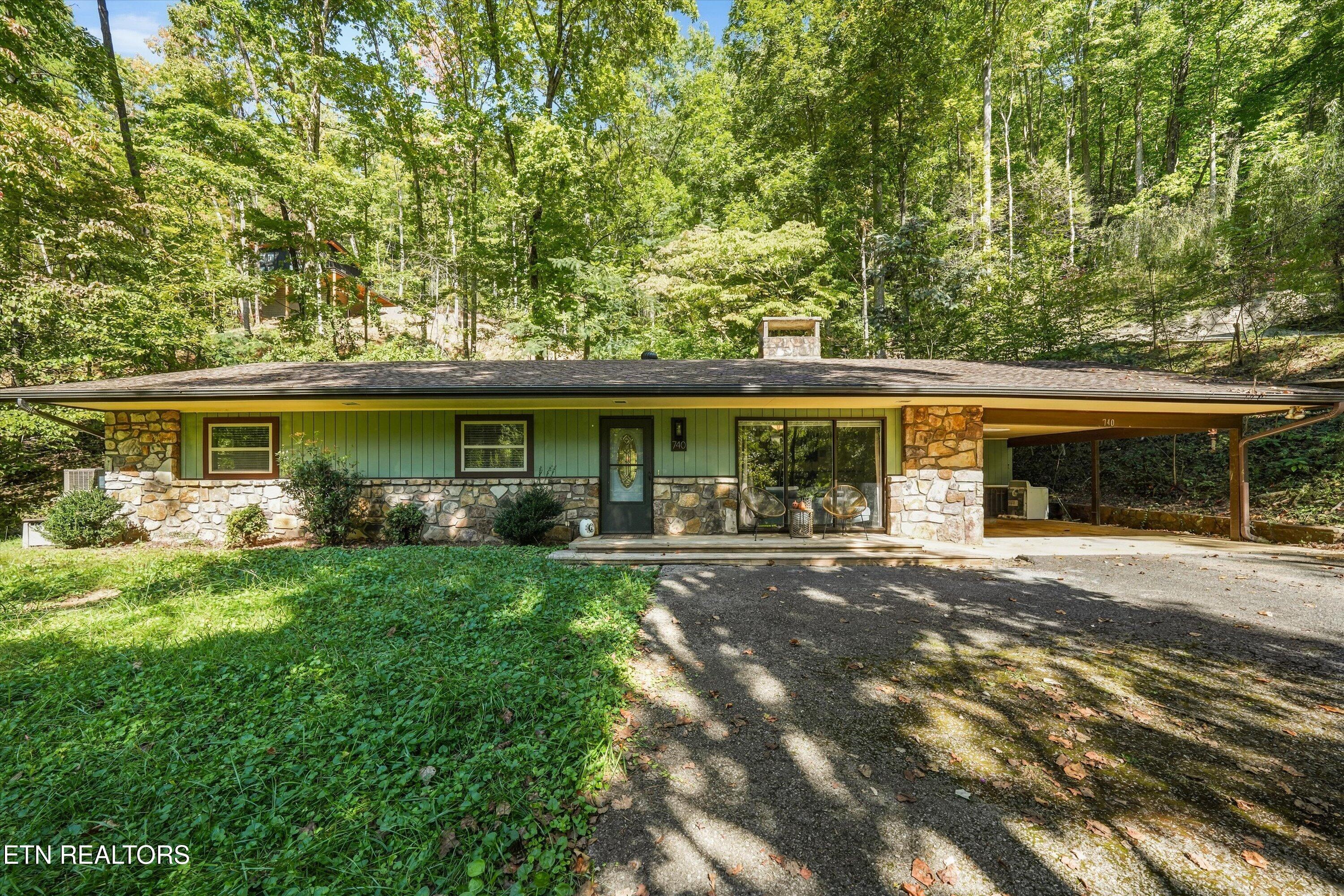 740 Hidden Valley Rd — photo