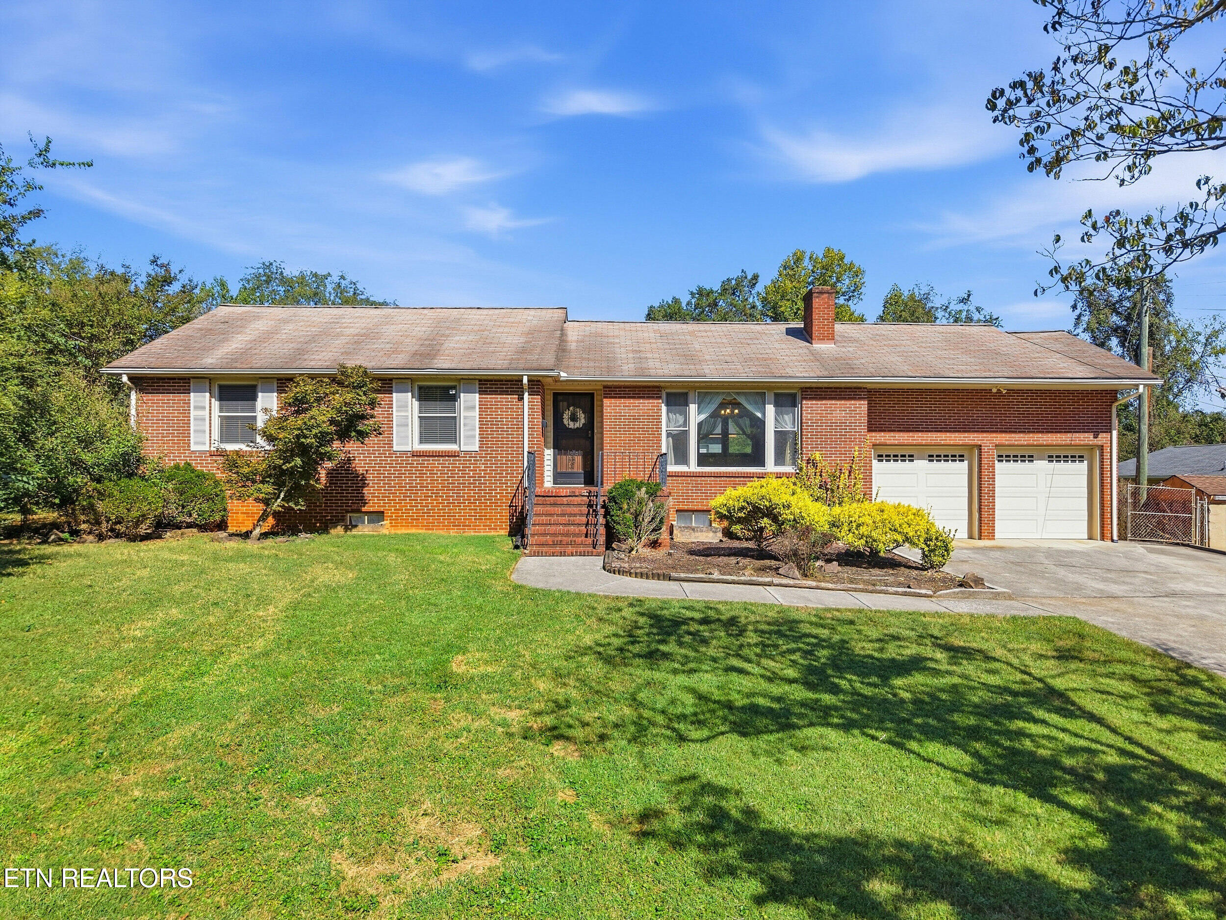 3817 Riverview Drive — photo