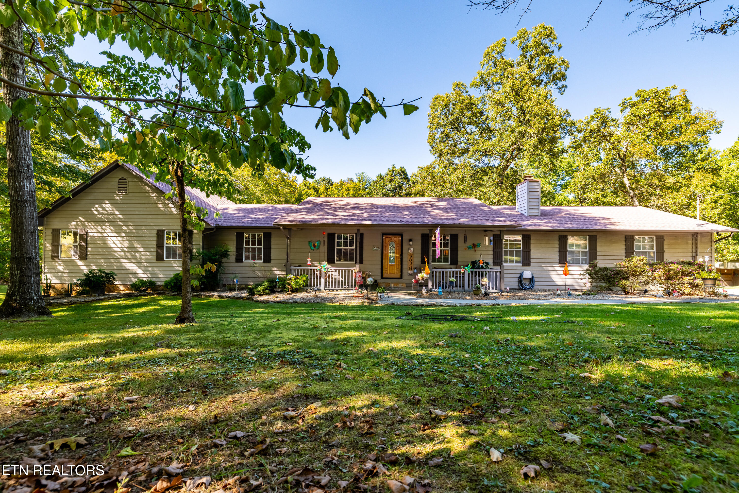 1845 Tree Tops Lane — photo