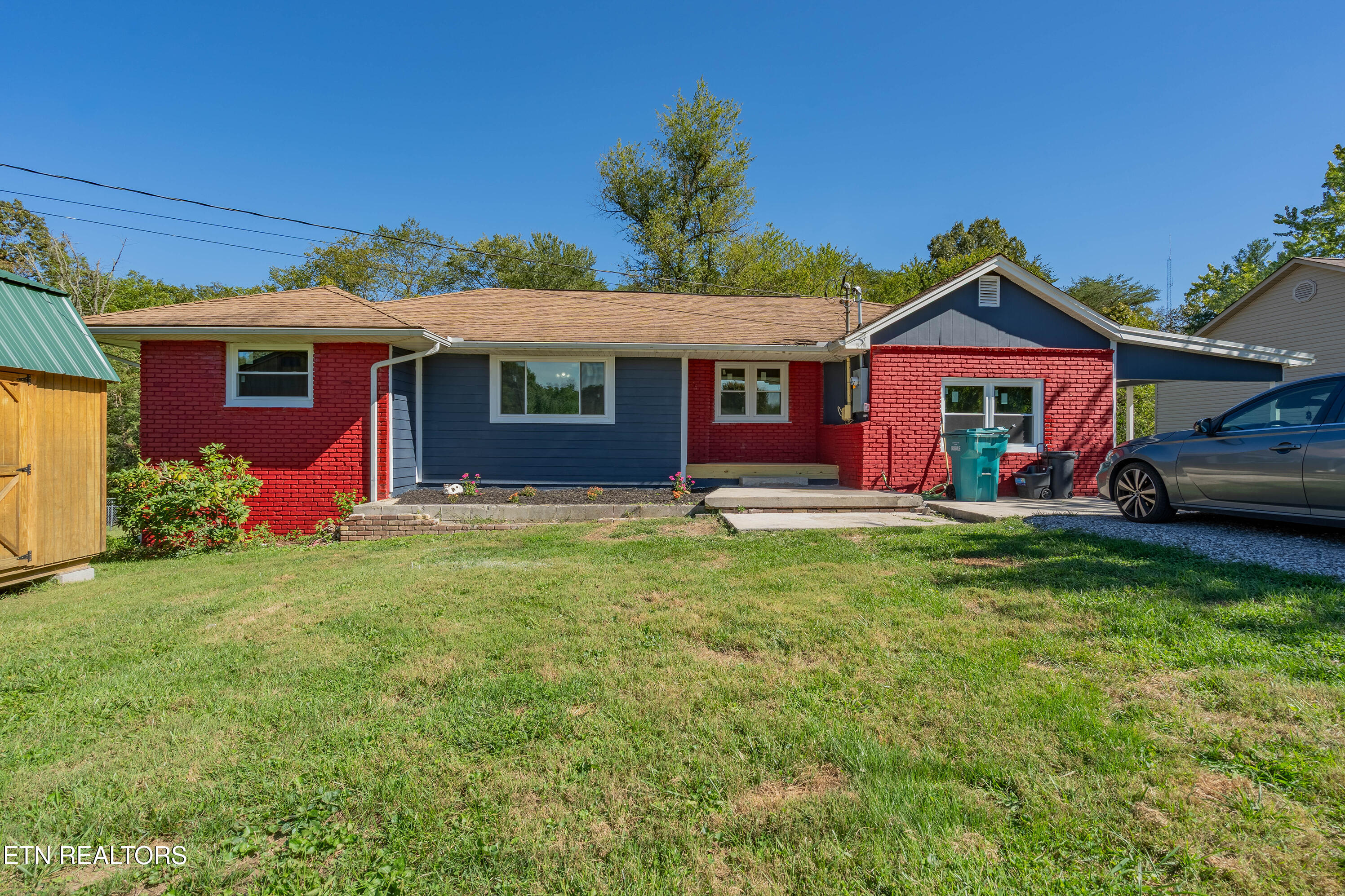 620 Hillcrest Drive — photo