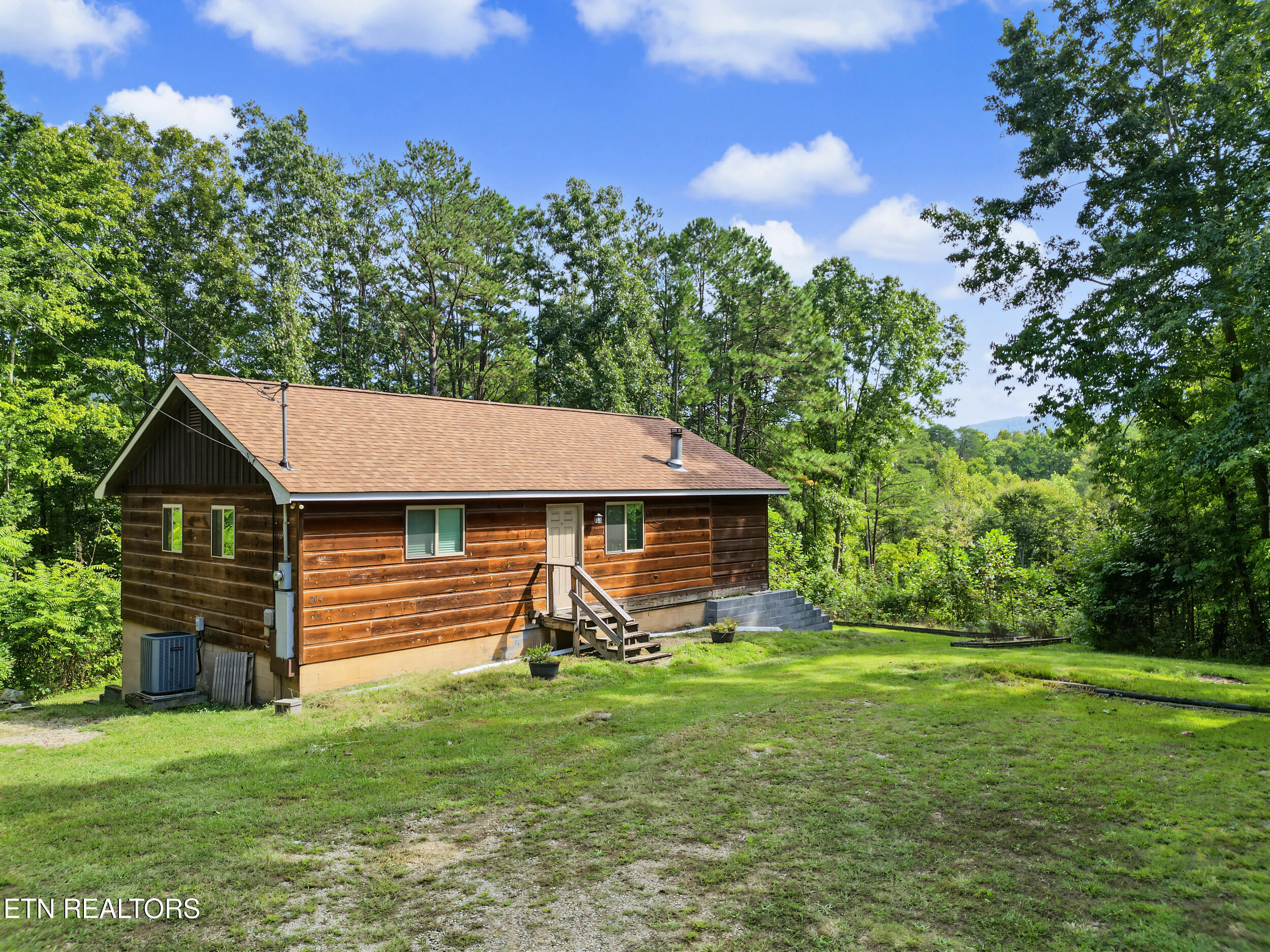 204 Great View Way — photo
