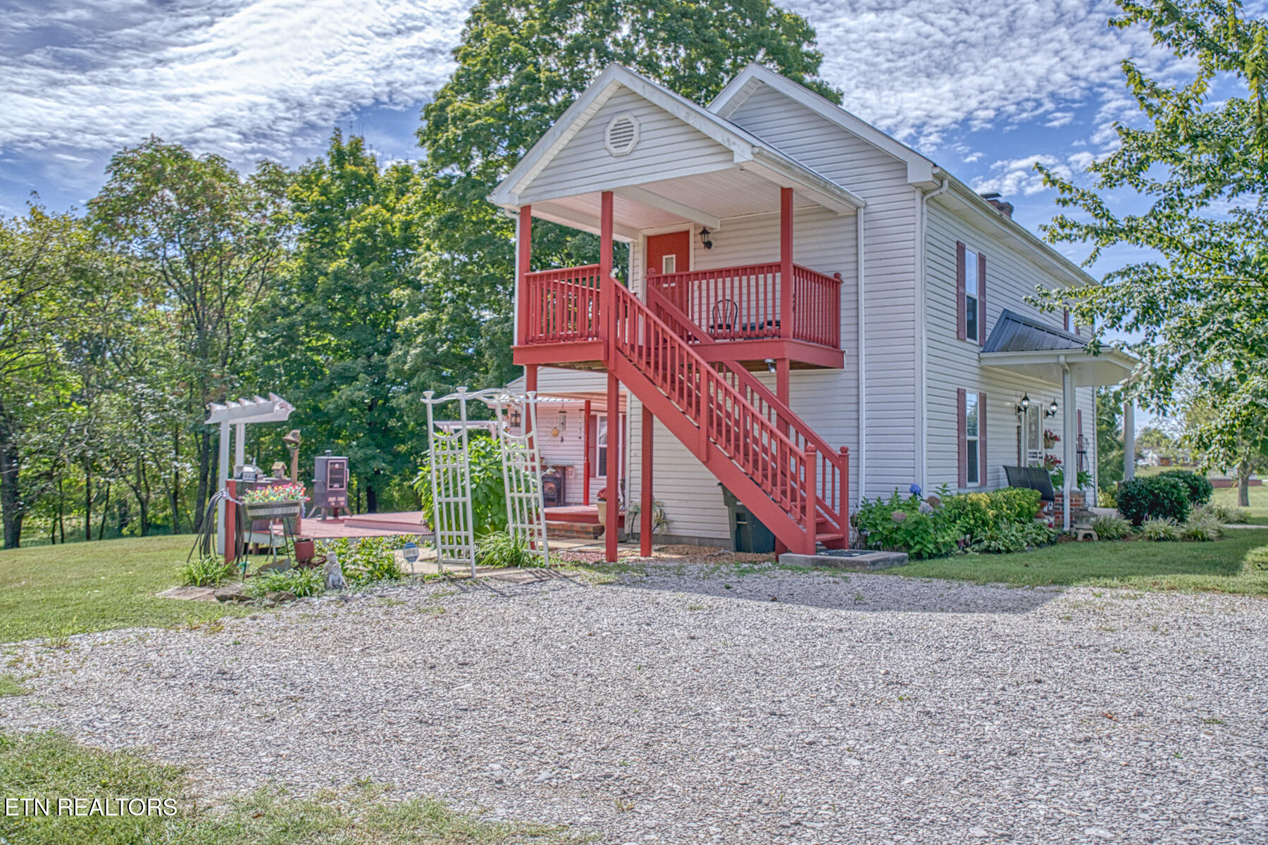 324 Turntable Rd — photo