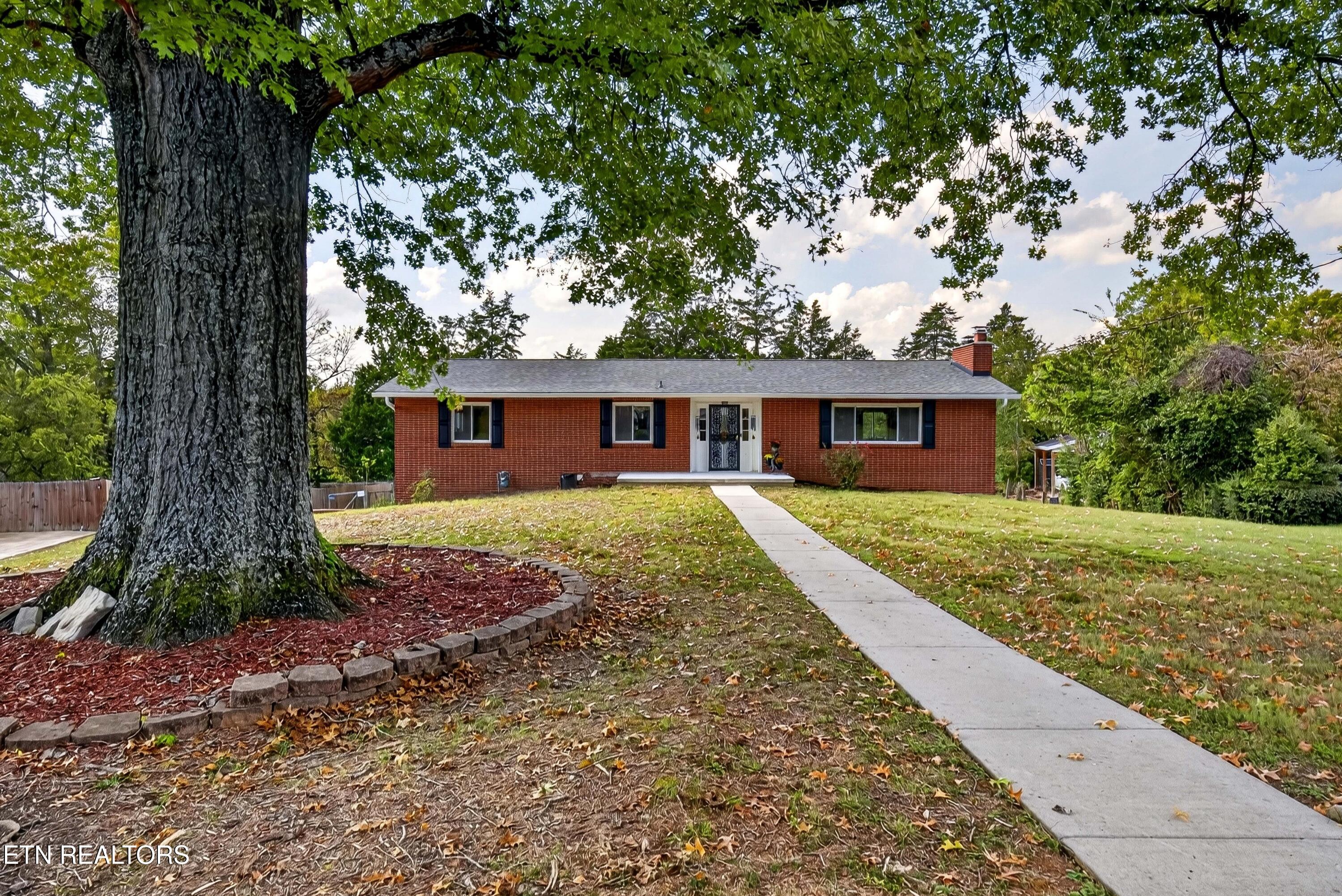 106 Dartmouth Circle — photo