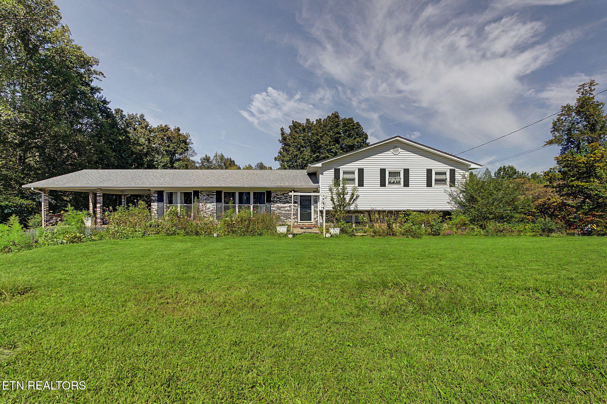 319 Woodland Drive — photo